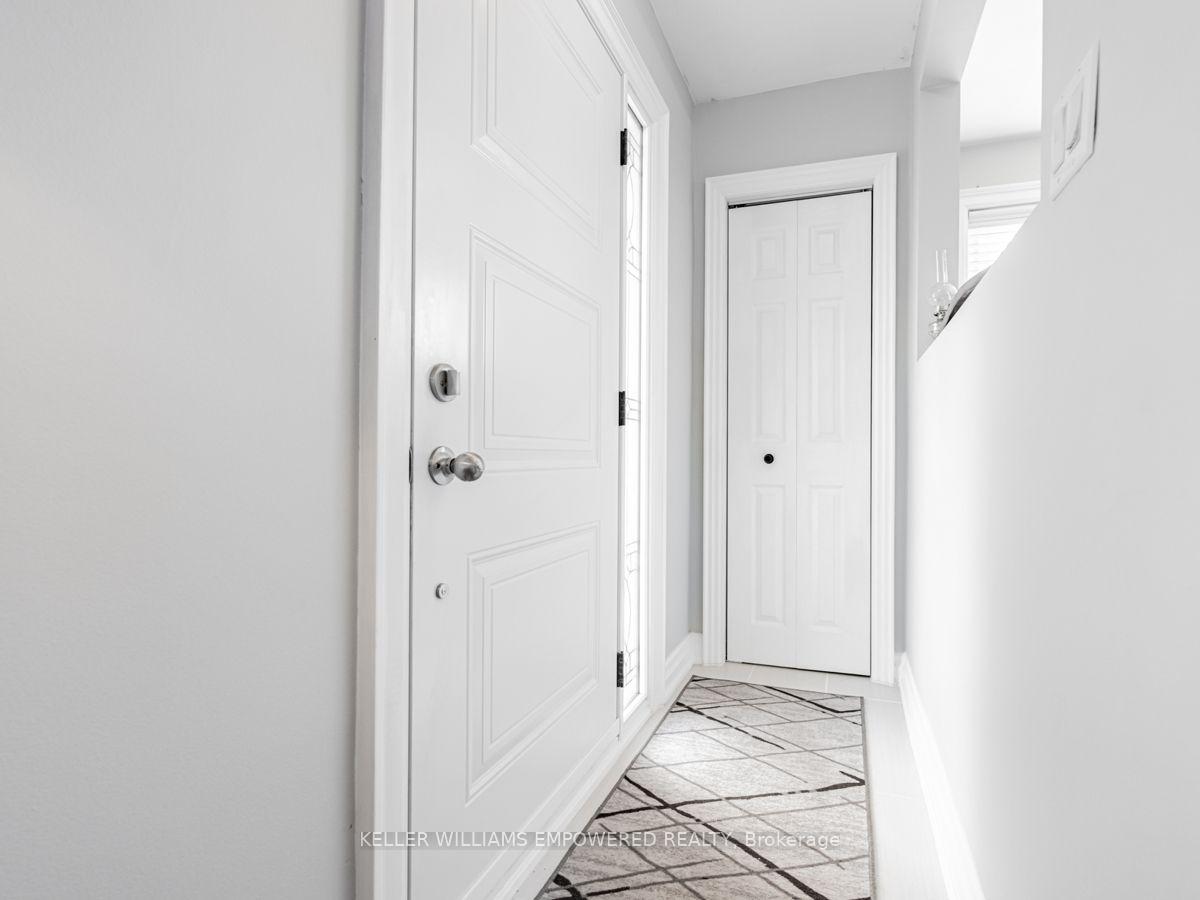 Photo 3 of 94 Archibald Street, Brampton, Brampton West — HOMEH