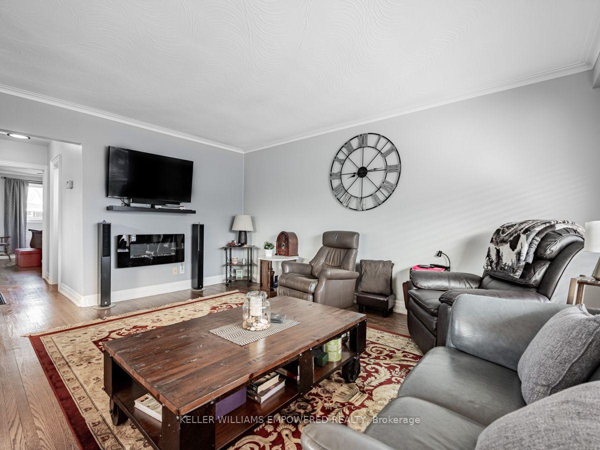 Photo 4 of 94 Archibald Street, Brampton, Brampton West — HOMEH