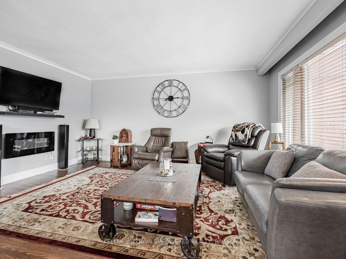 Photo 5 of 94 Archibald Street, Brampton, Brampton West — HOMEH