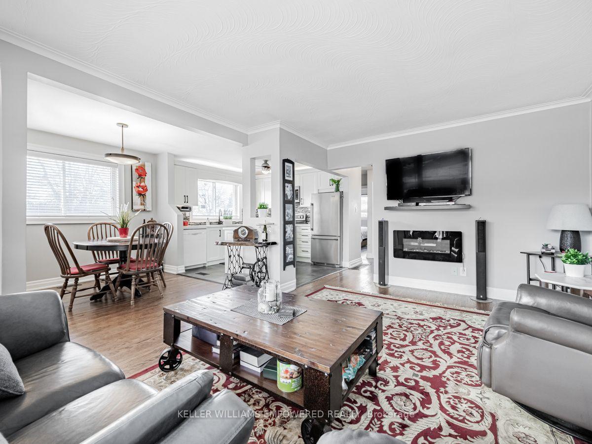 Photo 8 of 94 Archibald Street, Brampton, Brampton West — HOMEH