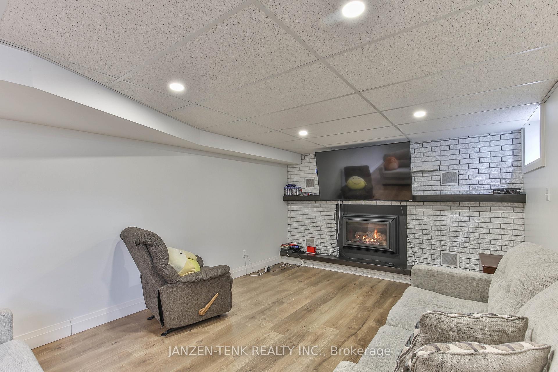 Photo 21 of 9432 Richmond Road, Bayham, Richmond — HOMEH