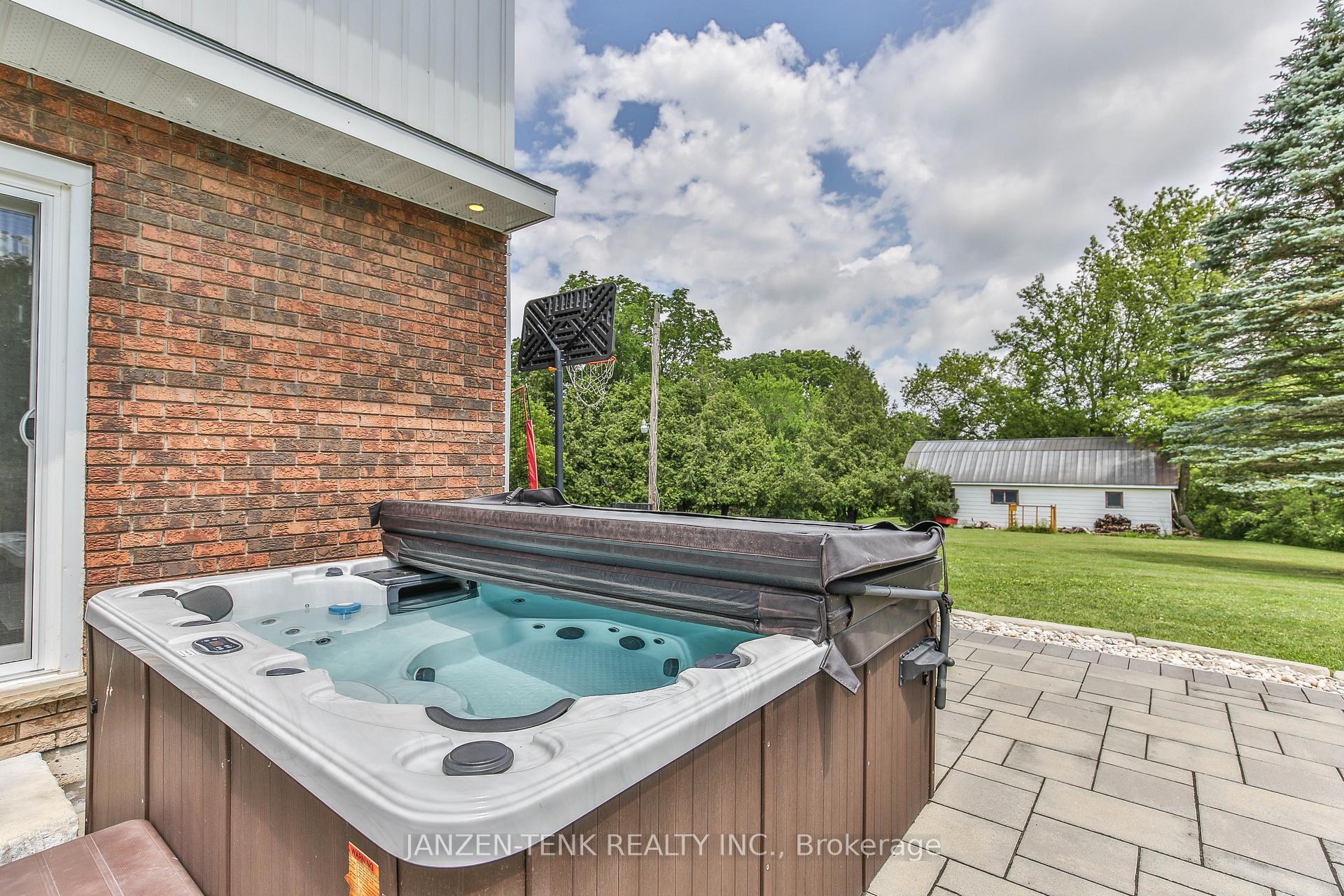 Photo 23 of 9432 Richmond Road, Bayham, Richmond — HOMEH