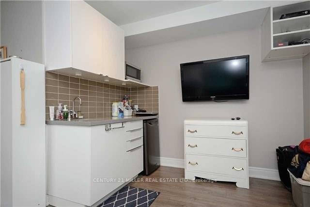 Photo 12 of 2357 Sutton Drive, Burlington, Orchard — HOMEH