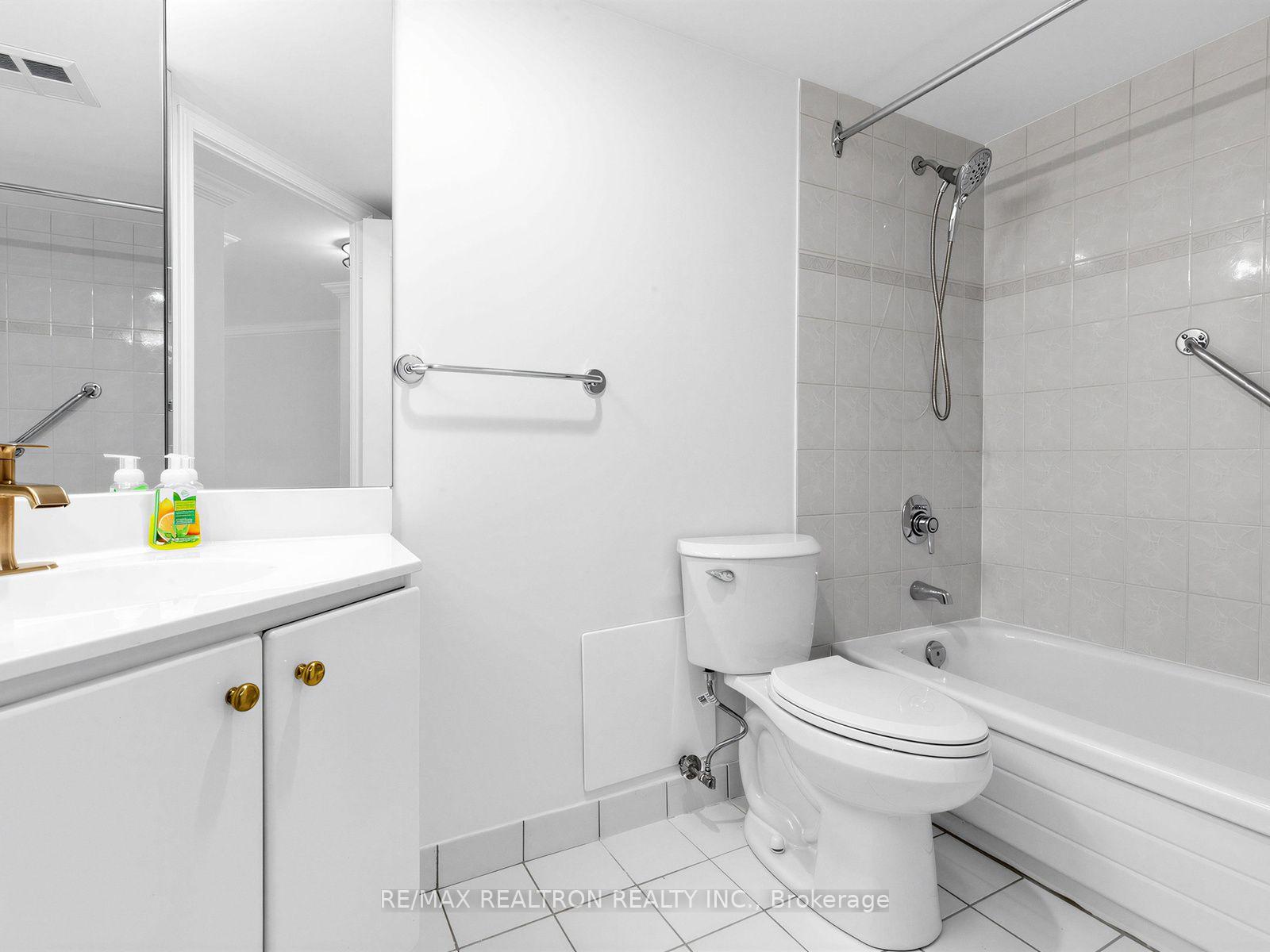 Photo 15 of Unit 402, 10 Tichester Road, Toronto, Forest Hill South — HOMEH