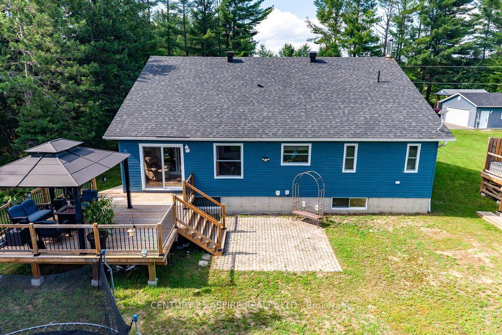 Photo 6 of 48 Plum Tree Lane, Petawawa, Petawawa — HOMEH