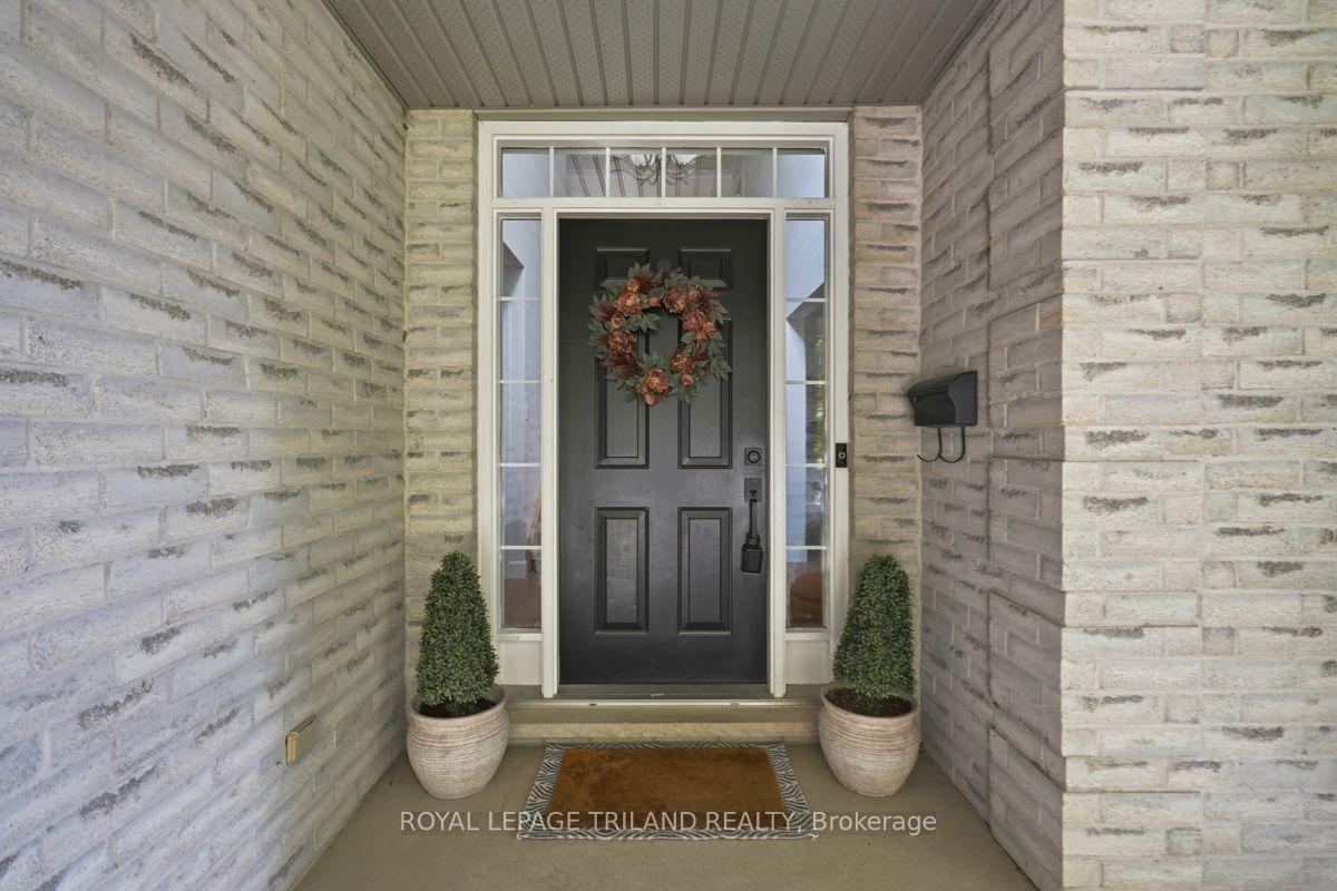 Photo 5 of 921 Guildwood Boulevard, London, North M — HOMEH
