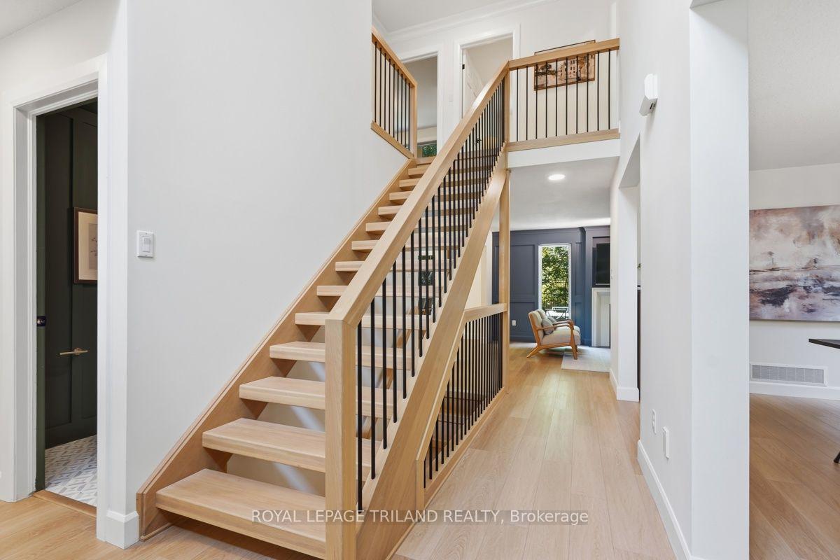Photo 23 of 921 Guildwood Boulevard, London, North M — HOMEH