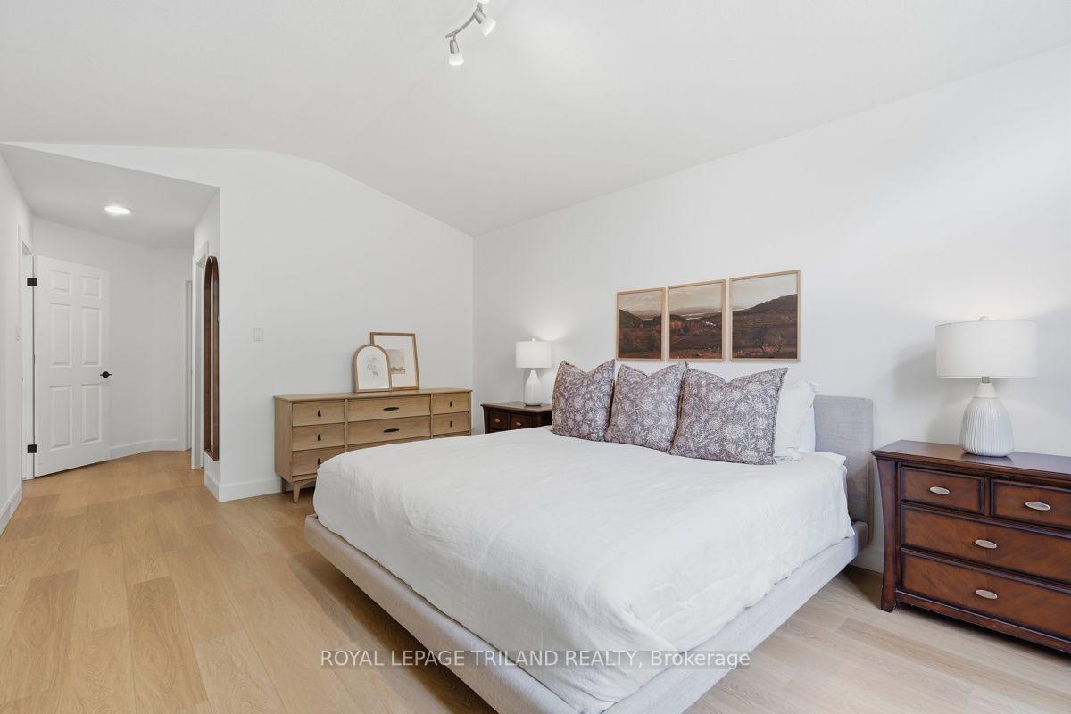 Photo 25 of 921 Guildwood Boulevard, London, North M — HOMEH