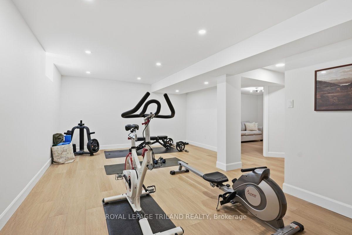 Photo 35 of 921 Guildwood Boulevard, London, North M — HOMEH