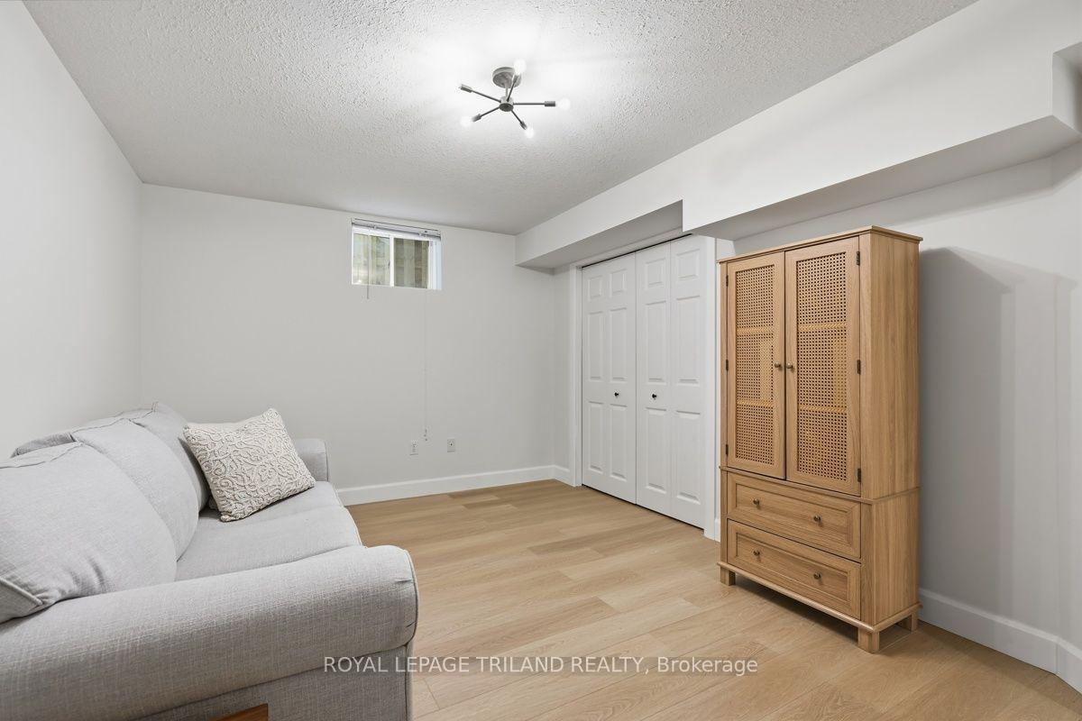 Photo 36 of 921 Guildwood Boulevard, London, North M — HOMEH