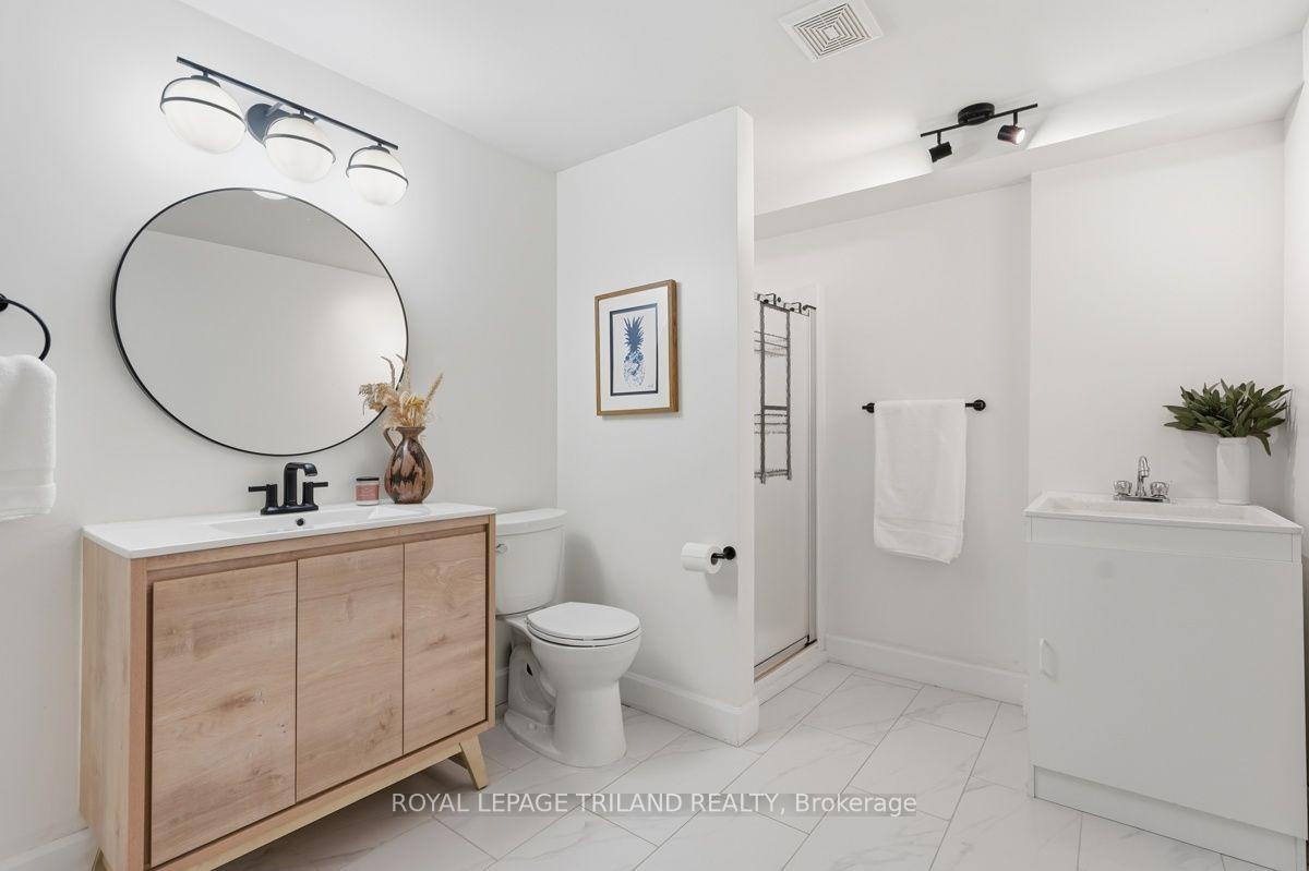 Photo 37 of 921 Guildwood Boulevard, London, North M — HOMEH