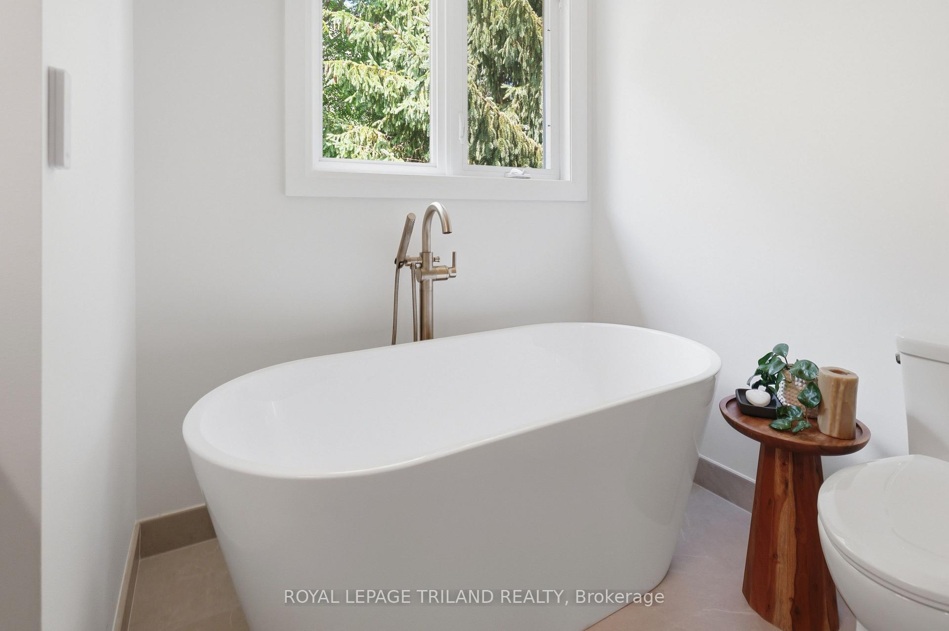 Photo 29 of 921 Guildwood Boulevard, London, North M — HOMEH