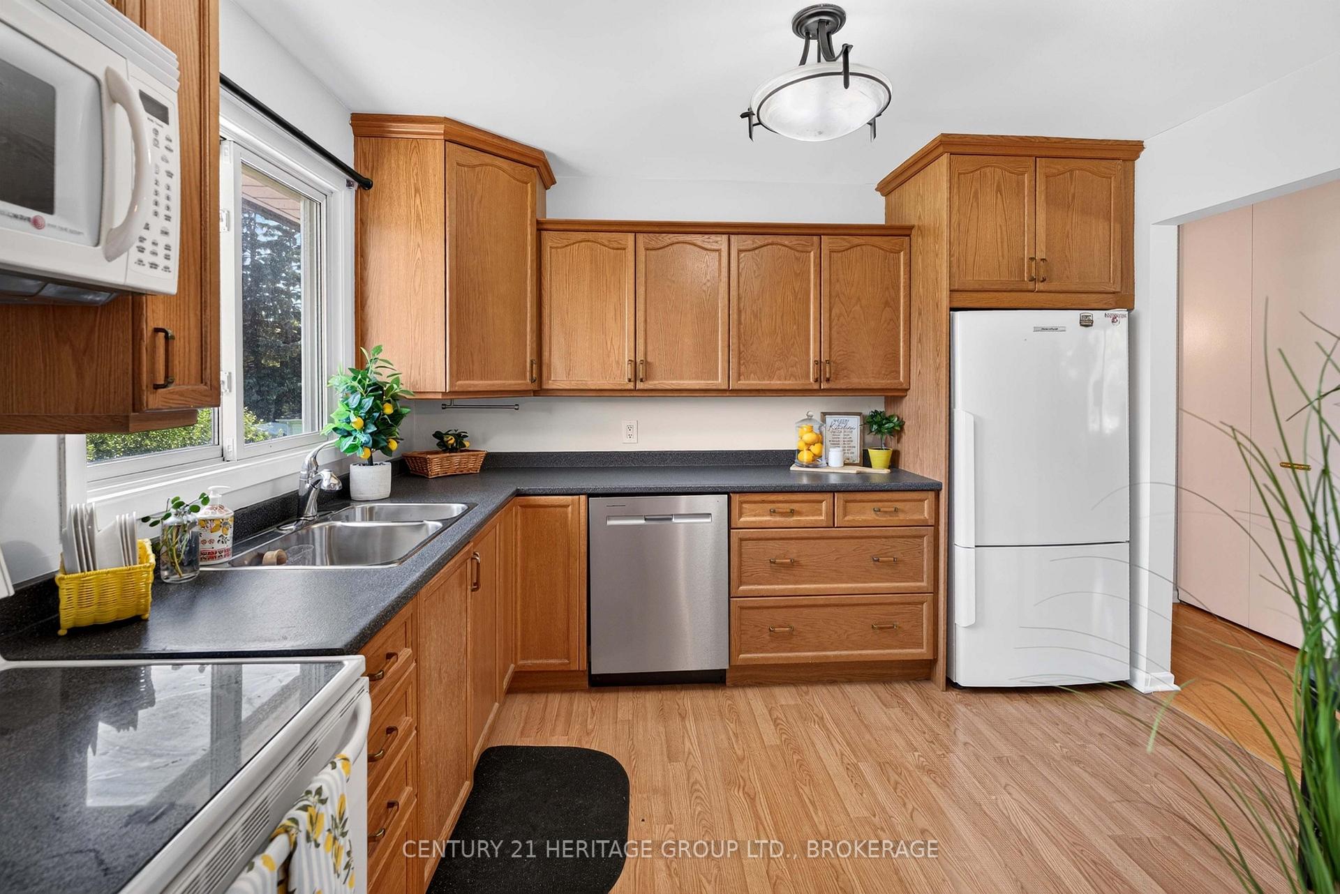 Photo 8 of 52 Lochinvar Road, Kingston, West of Sir John A. Blvd — HOMEH