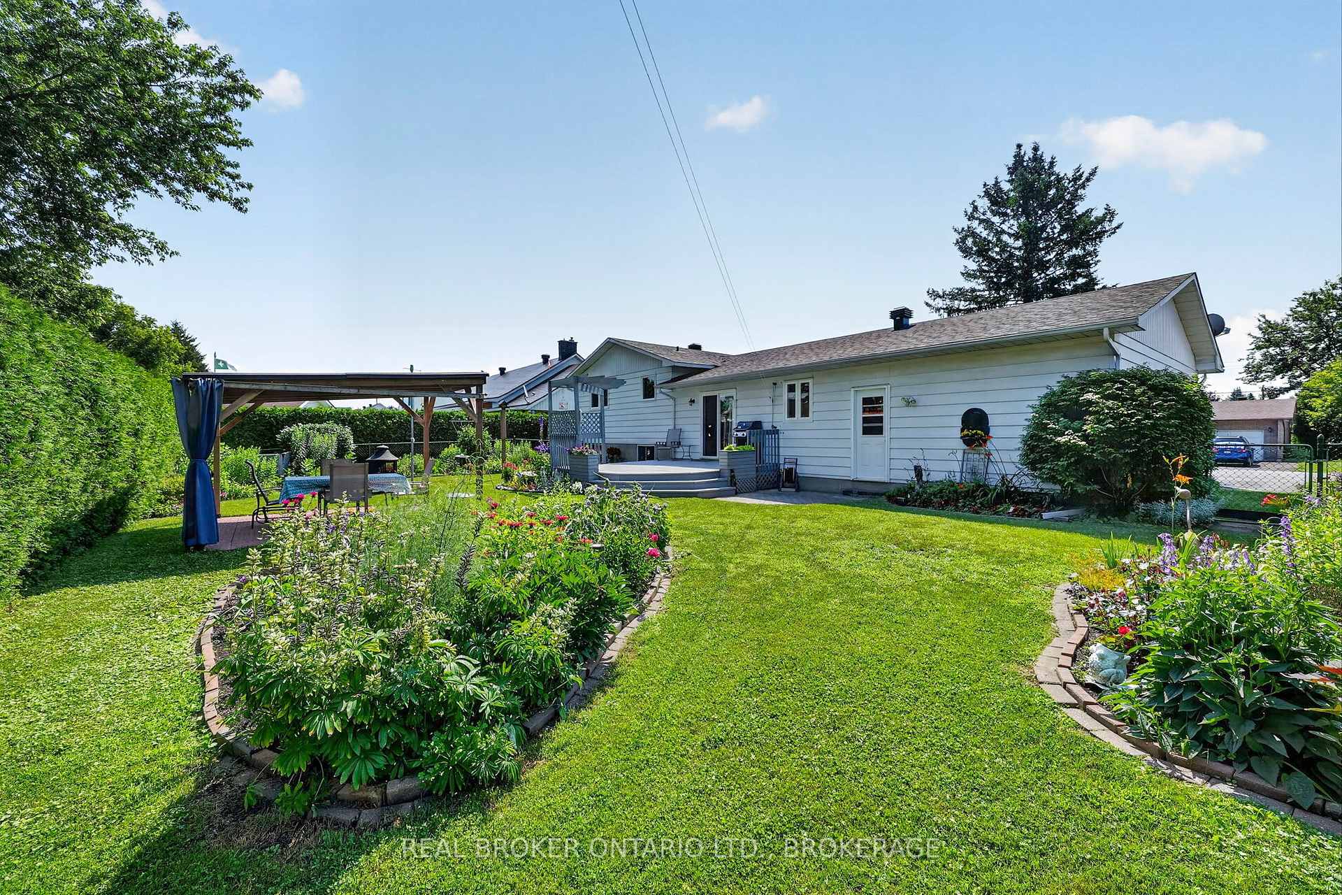 Photo 43 of 11 Albert Street, Casselman, Casselman — HOMEH