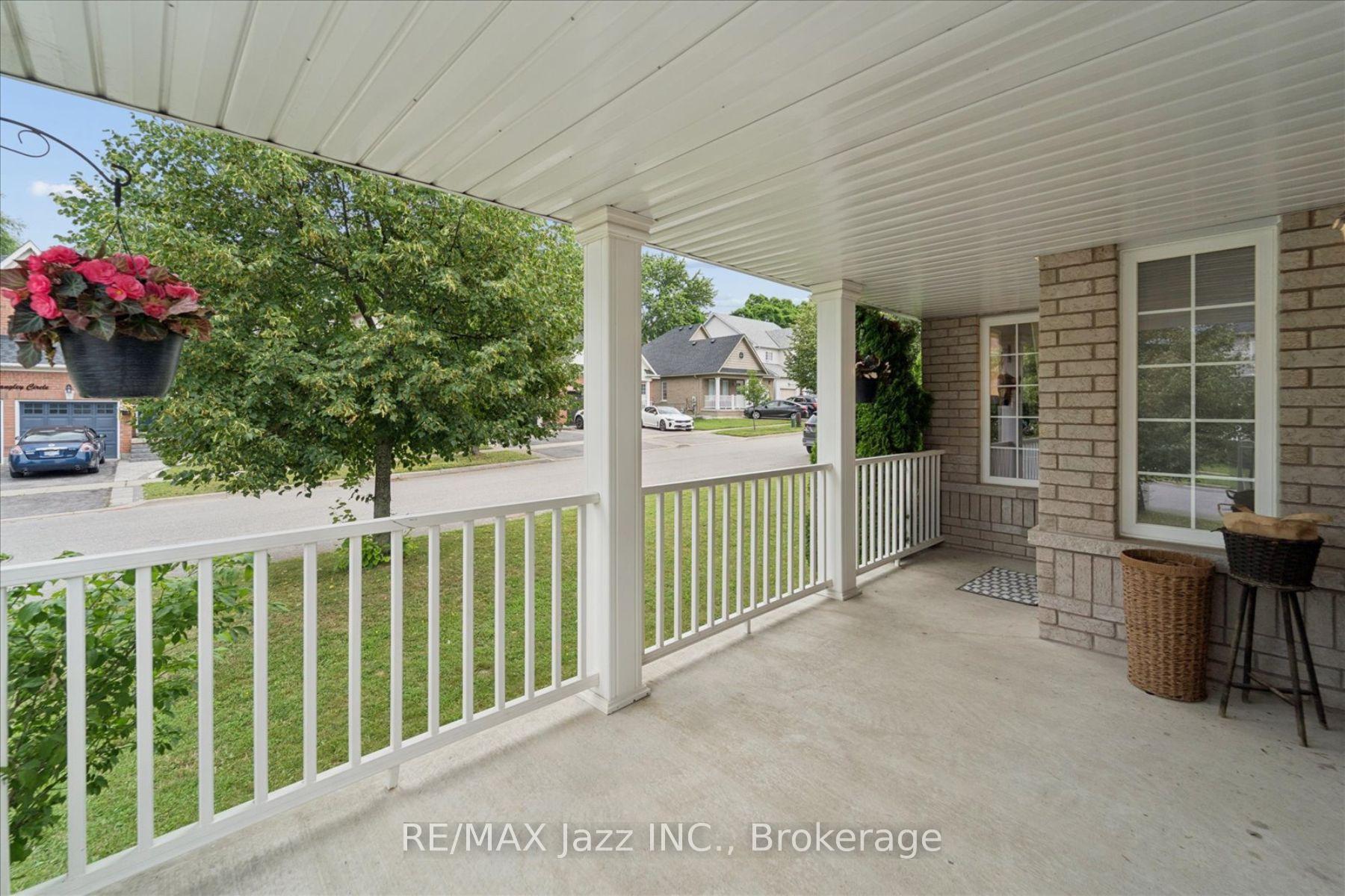 Photo 5 of 1312 Langley Circle, Oshawa, Pinecrest — HOMEH