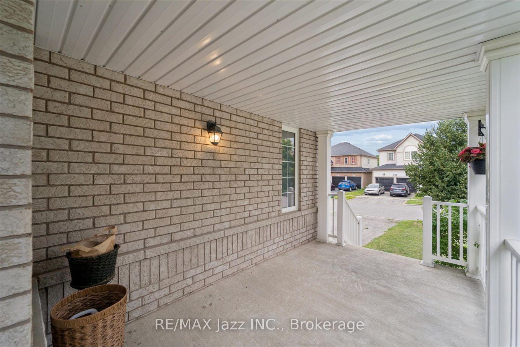 Photo 7 of 1312 Langley Circle, Oshawa, Pinecrest — HOMEH