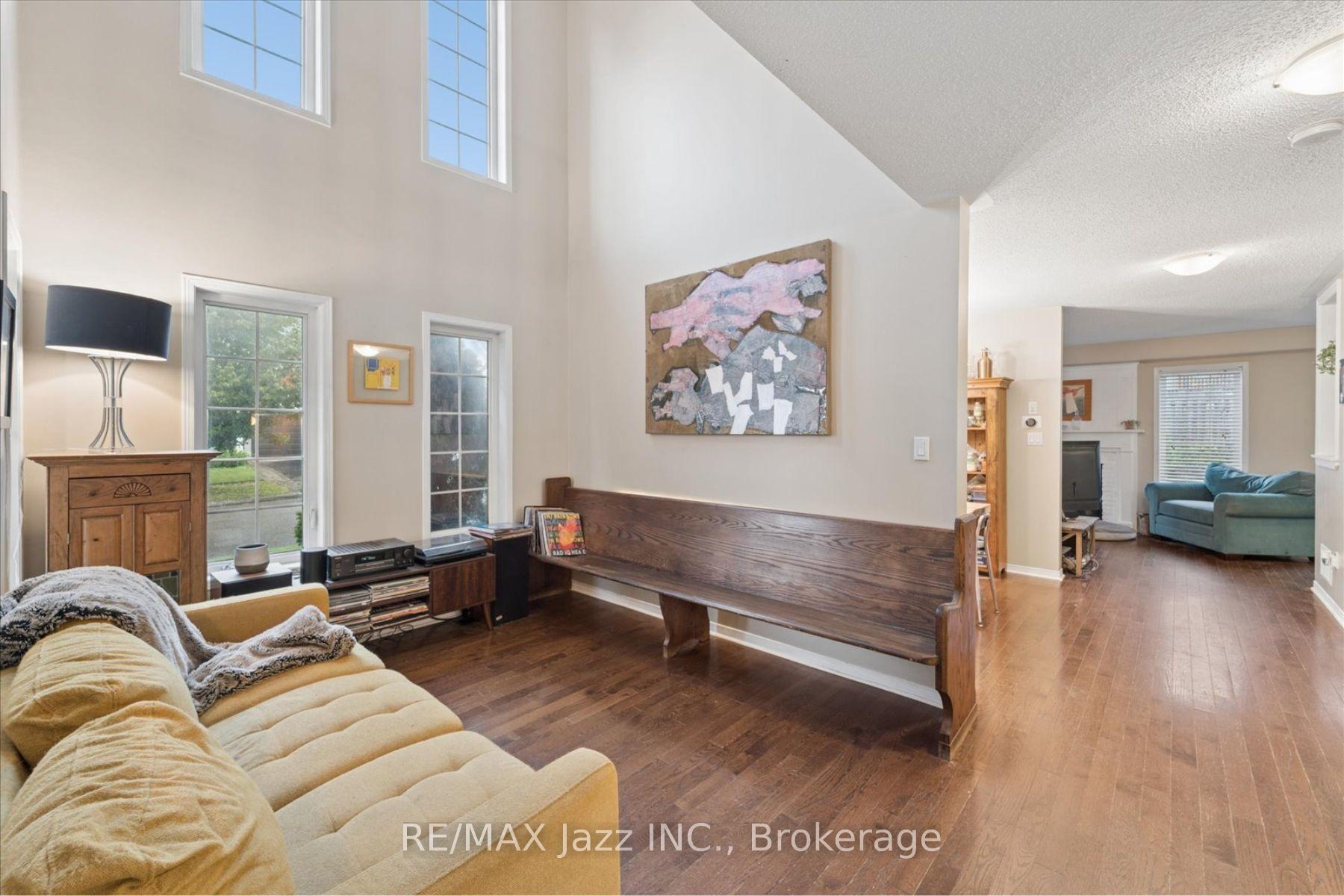 Photo 11 of 1312 Langley Circle, Oshawa, Pinecrest — HOMEH