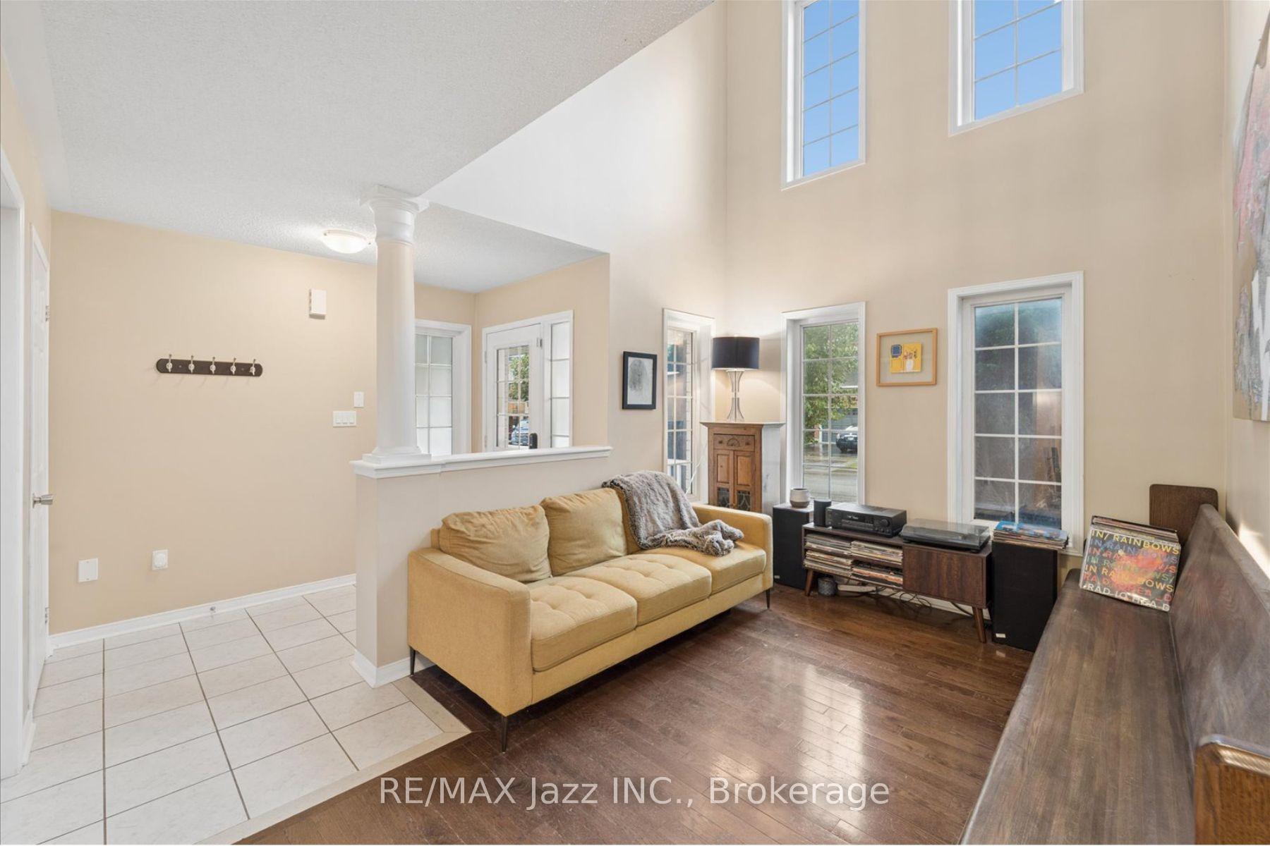 Photo 12 of 1312 Langley Circle, Oshawa, Pinecrest — HOMEH