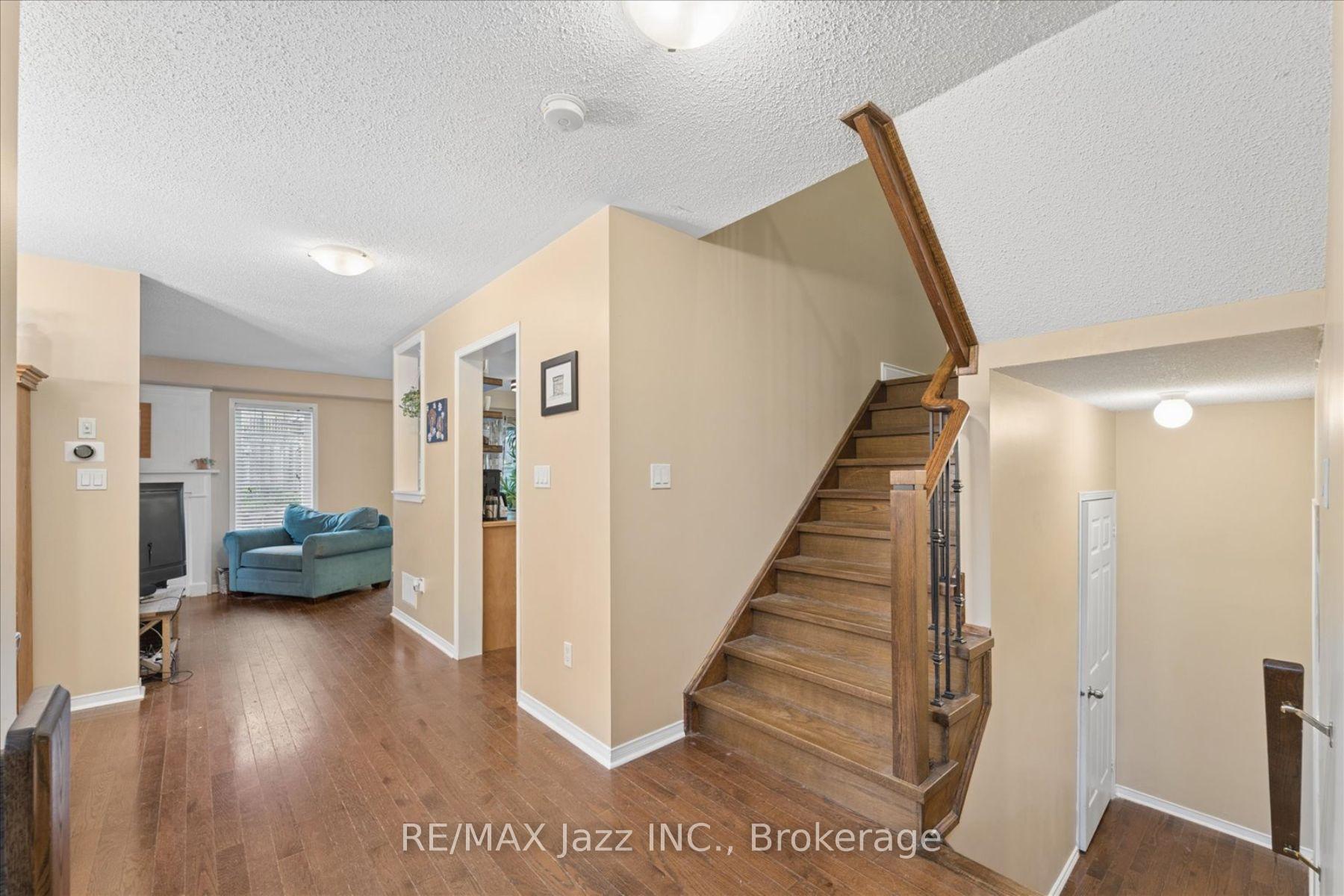 Photo 14 of 1312 Langley Circle, Oshawa, Pinecrest — HOMEH