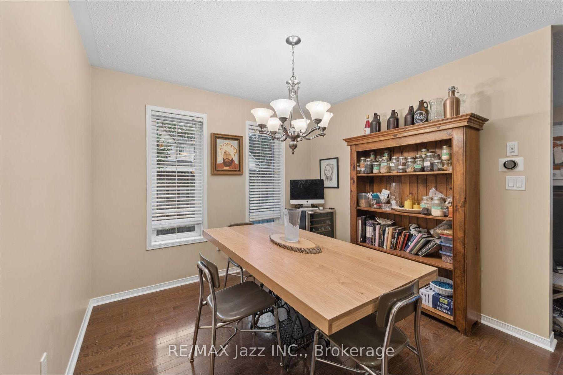 Photo 15 of 1312 Langley Circle, Oshawa, Pinecrest — HOMEH