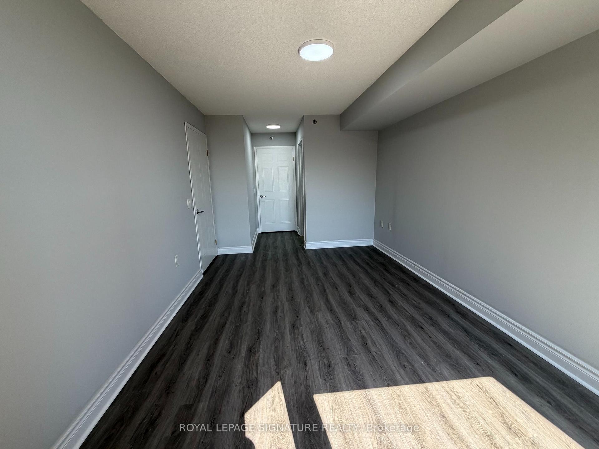 Photo 6 of Unit 816, 2 Neptune Drive, Toronto, Englemount-Lawrence — HOMEH