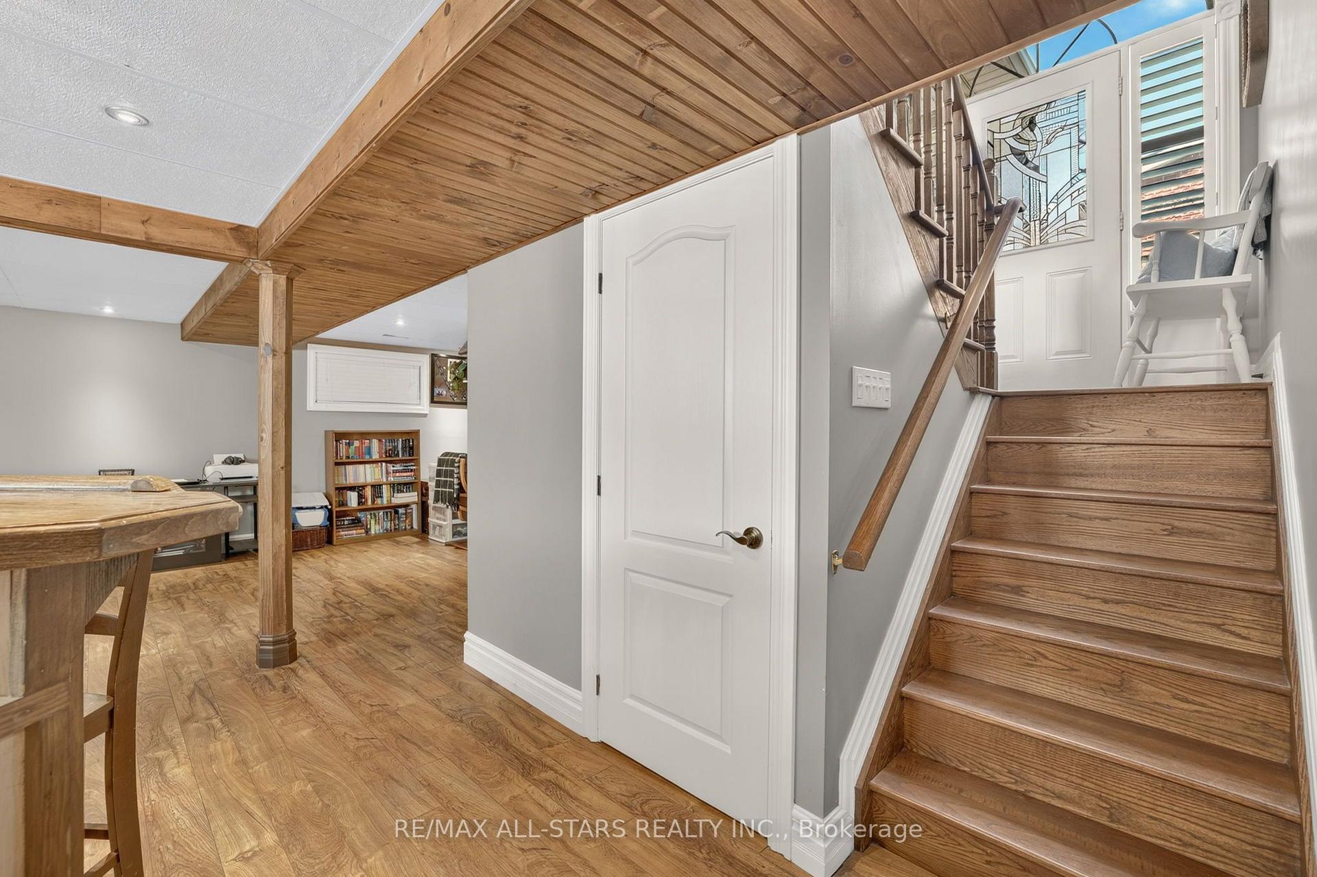 Photo 15 of 38 Evelyn Avenue, Georgina, Historic Lakeshore Communities — HOMEH