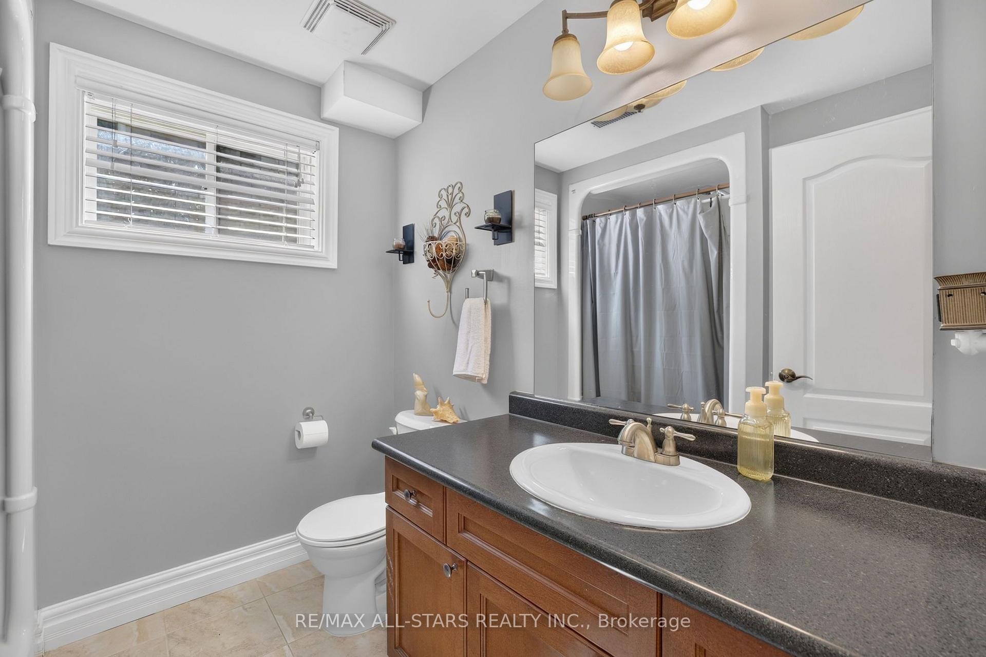 Photo 20 of 38 Evelyn Avenue, Georgina, Historic Lakeshore Communities — HOMEH