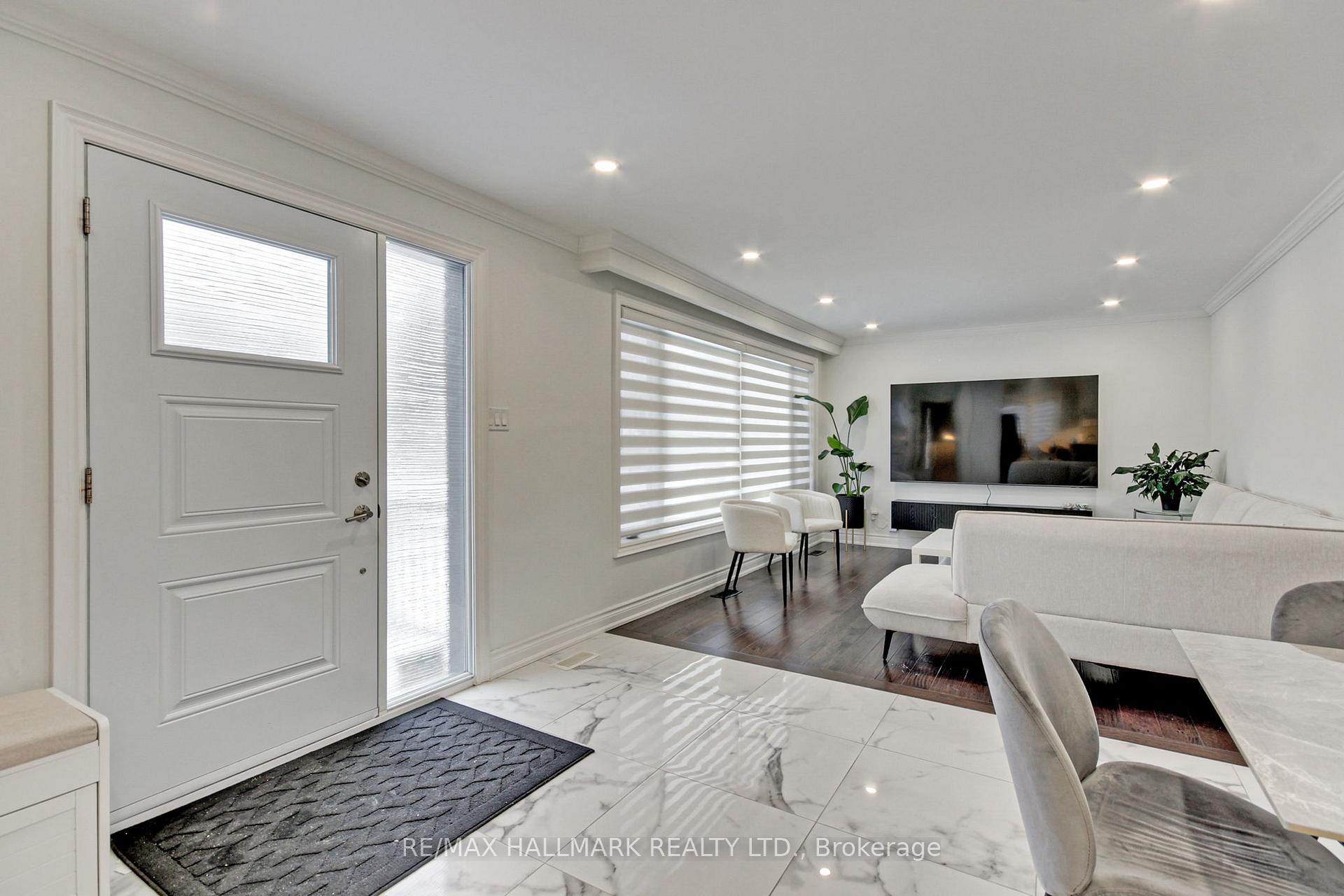 Photo 7 of 13 Patrick Drive, Aurora, Aurora Highlands — HOMEH
