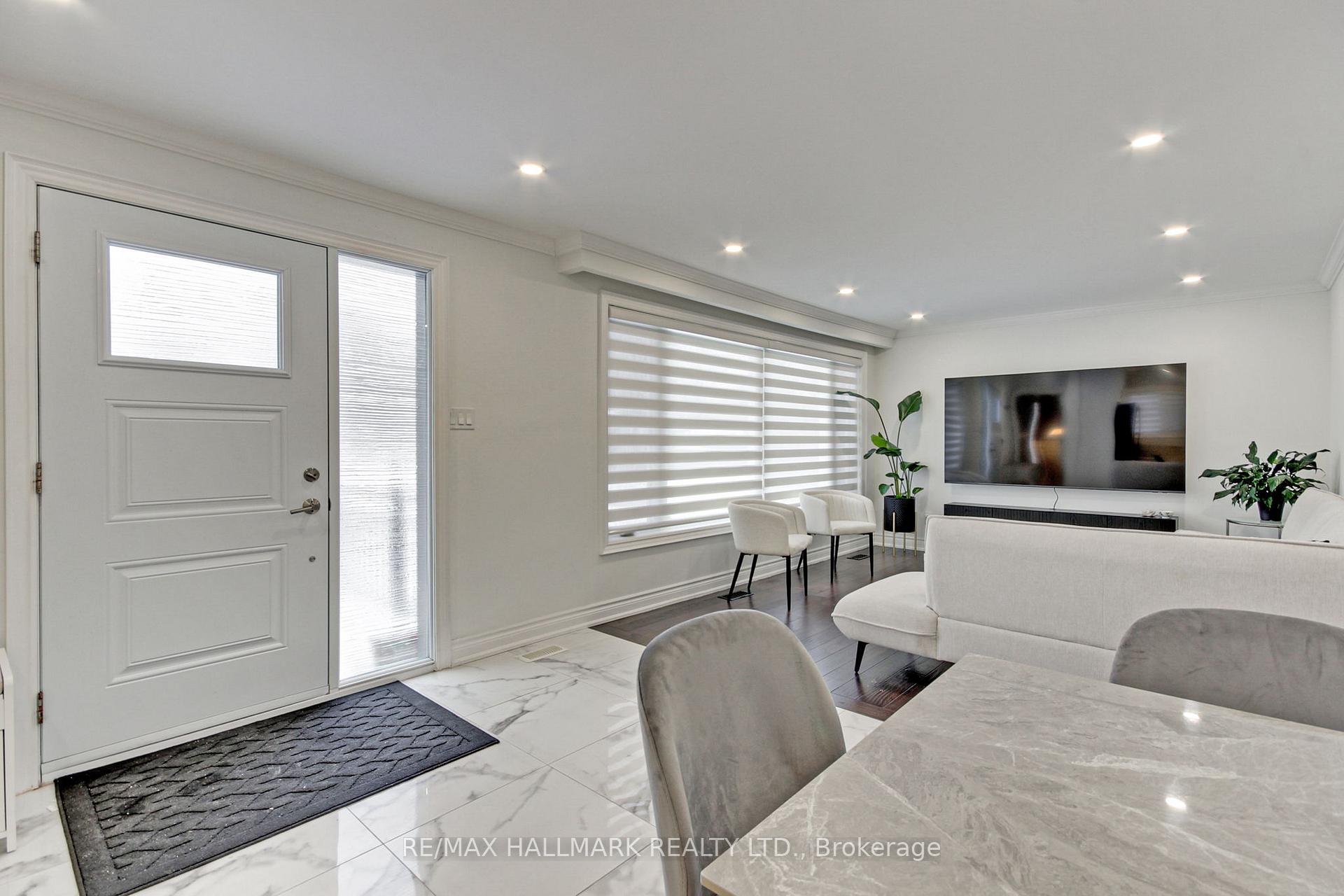 Photo 8 of 13 Patrick Drive, Aurora, Aurora Highlands — HOMEH