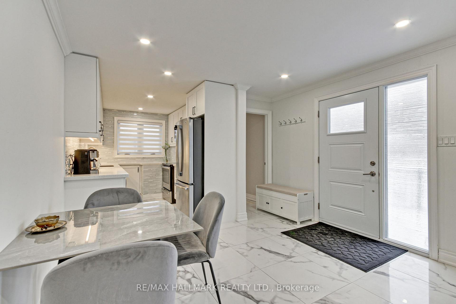 Photo 16 of 13 Patrick Drive, Aurora, Aurora Highlands — HOMEH