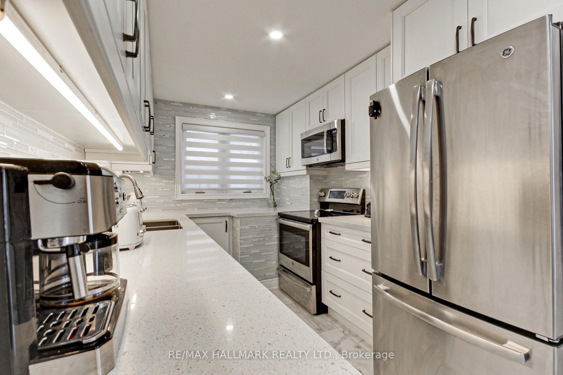 Photo 20 of 13 Patrick Drive, Aurora, Aurora Highlands — HOMEH