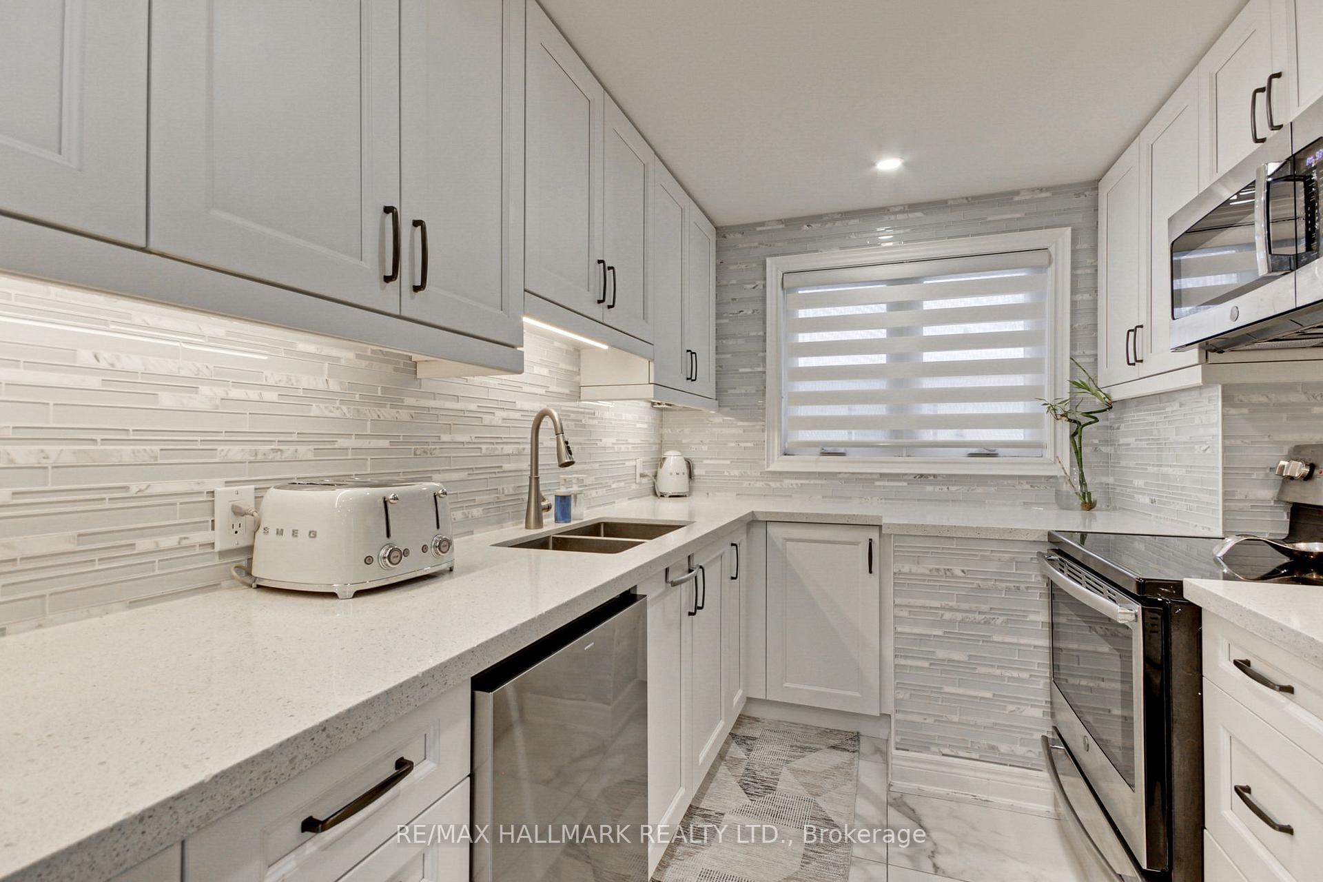 Photo 21 of 13 Patrick Drive, Aurora, Aurora Highlands — HOMEH