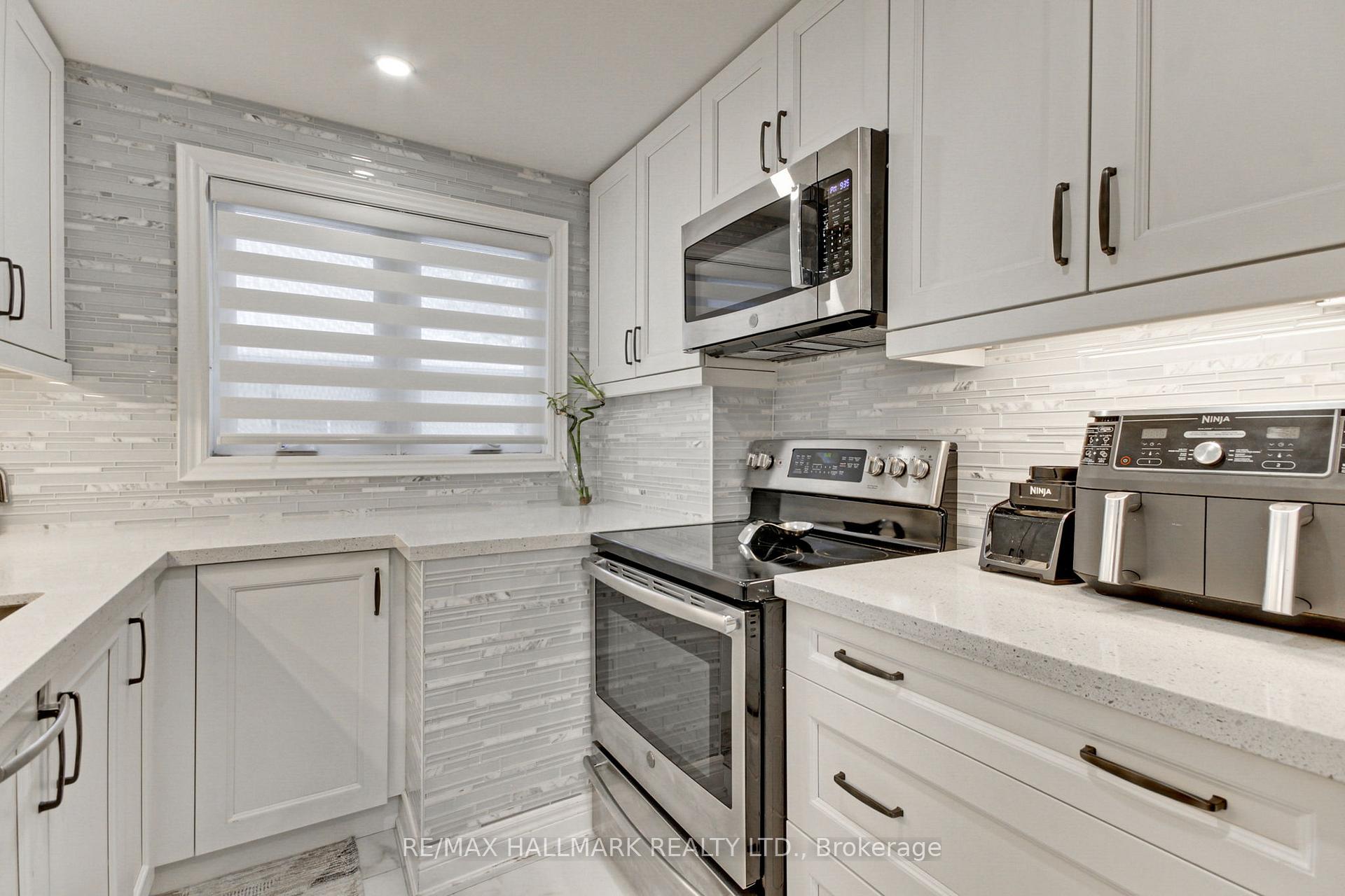 Photo 22 of 13 Patrick Drive, Aurora, Aurora Highlands — HOMEH