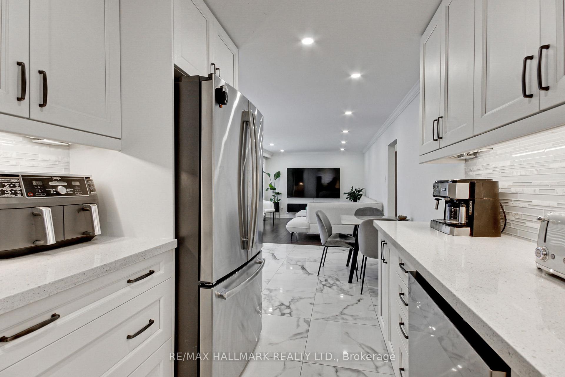 Photo 25 of 13 Patrick Drive, Aurora, Aurora Highlands — HOMEH