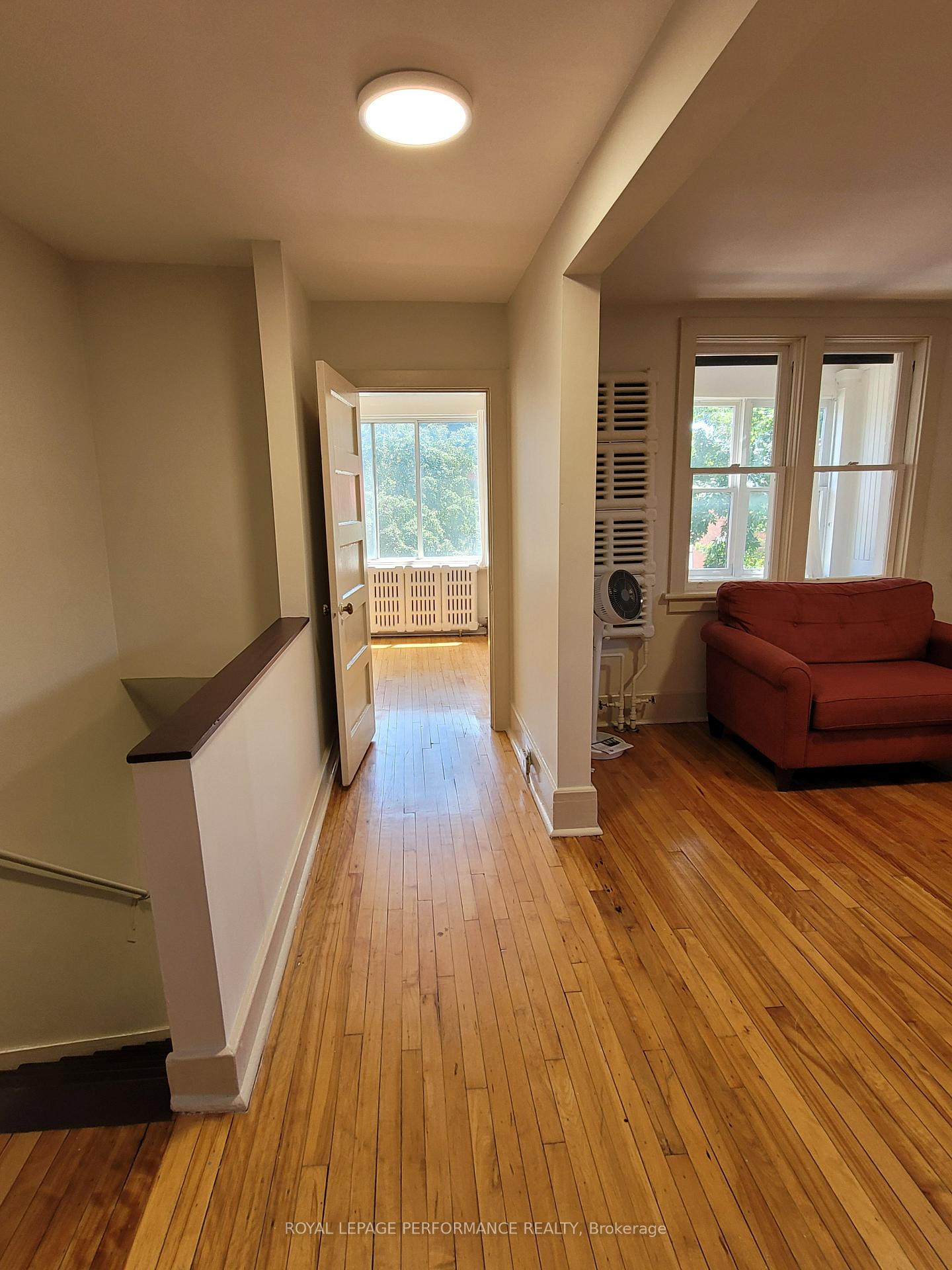 Photo 4 of 721 C Cooper Street, Ottawa, Ottawa Centre — HOMEH