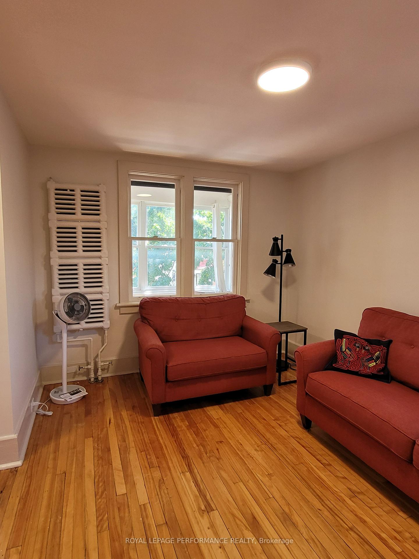Photo 5 of 721 C Cooper Street, Ottawa, Ottawa Centre — HOMEH
