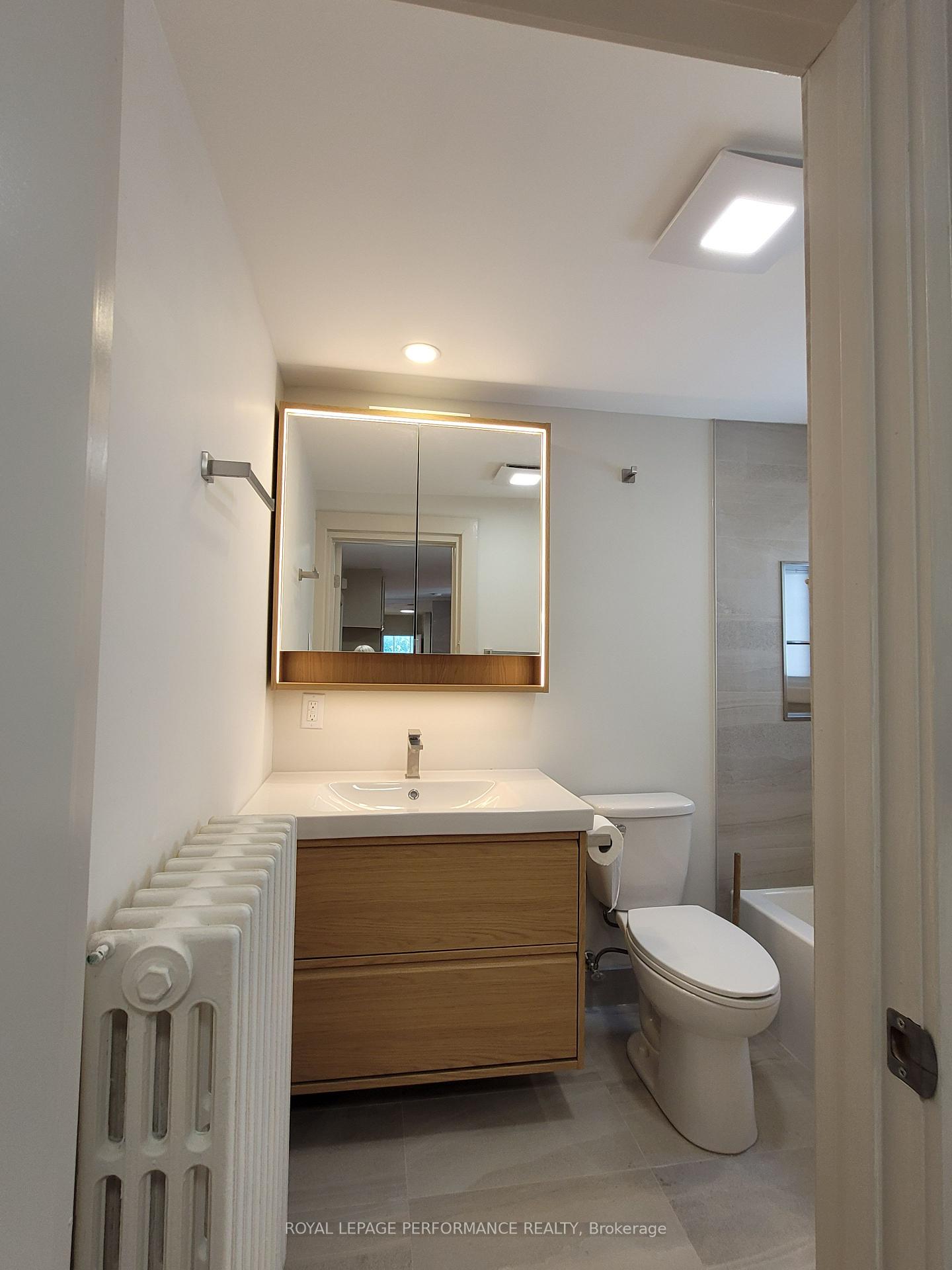 Photo 12 of 721 C Cooper Street, Ottawa, Ottawa Centre — HOMEH