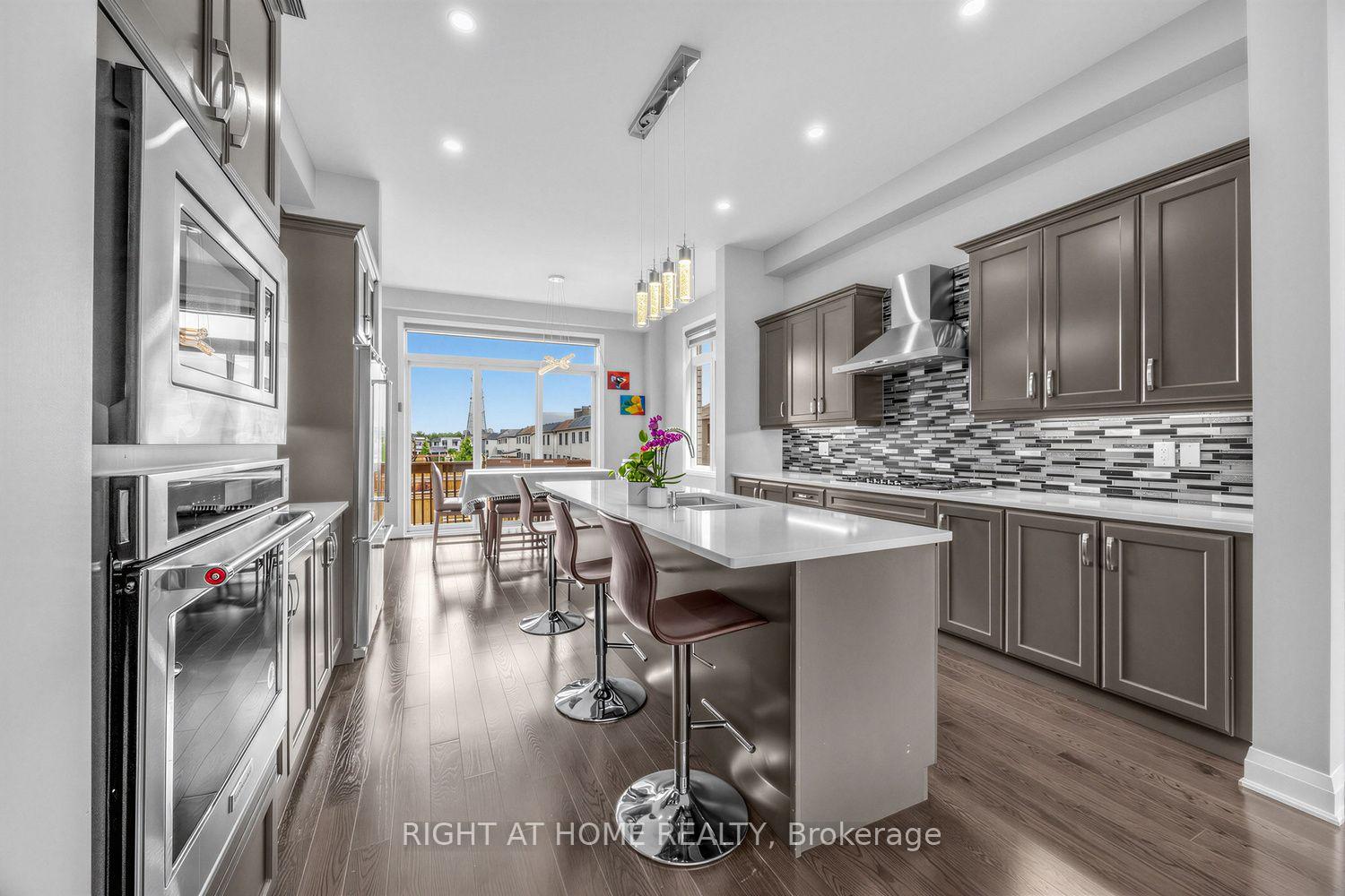 Photo 10 of 215 Port Darlington Road, Clarington, Bowmanville — HOMEH