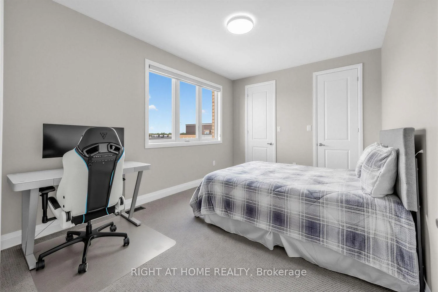 Photo 34 of 215 Port Darlington Road, Clarington, Bowmanville — HOMEH