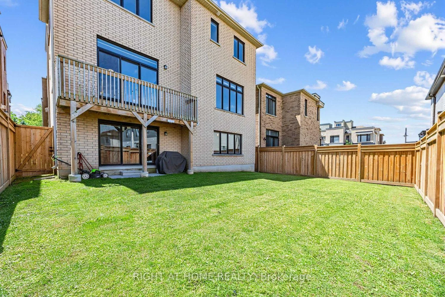 Photo 39 of 215 Port Darlington Road, Clarington, Bowmanville — HOMEH
