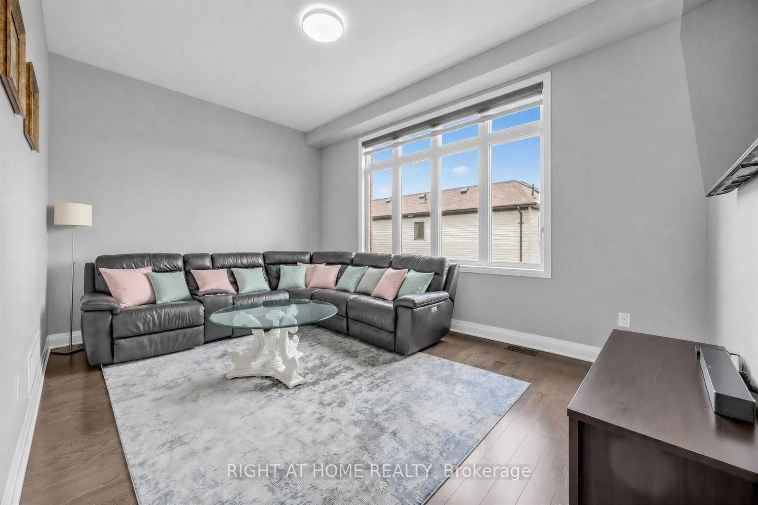 Photo 49 of 215 Port Darlington Road, Clarington, Bowmanville — HOMEH