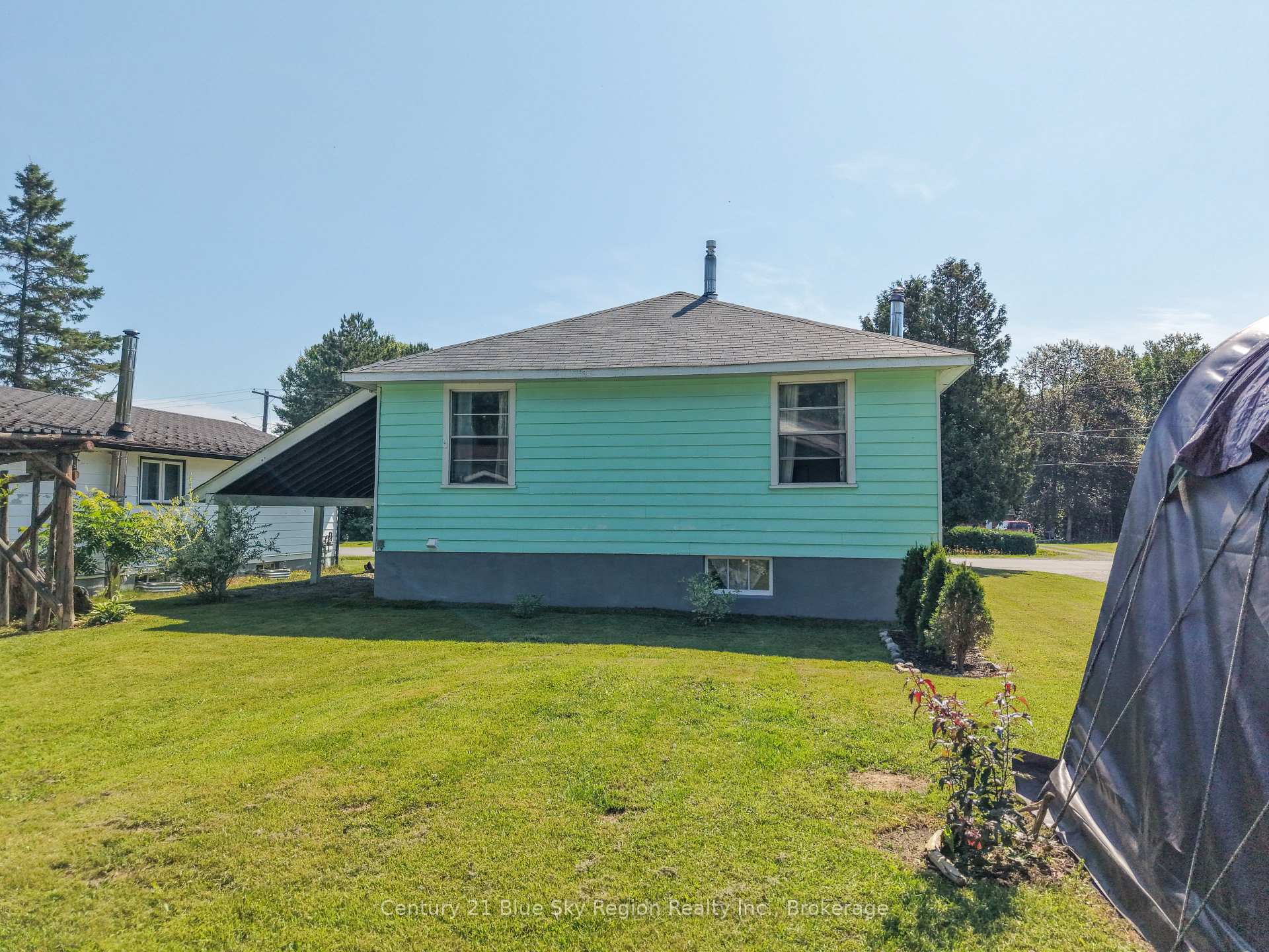 Photo 2 of 80 Spruce Drive, Temagami — HOMEH