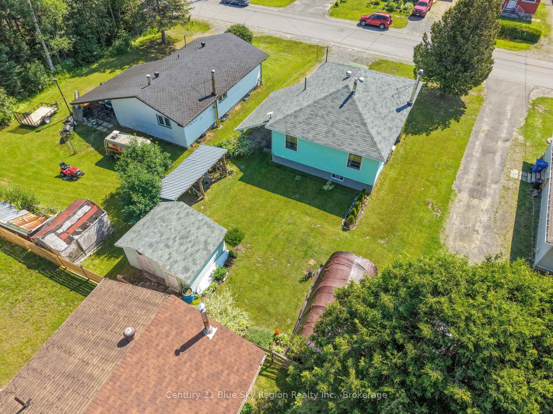 Photo 4 of 80 Spruce Drive, Temagami — HOMEH