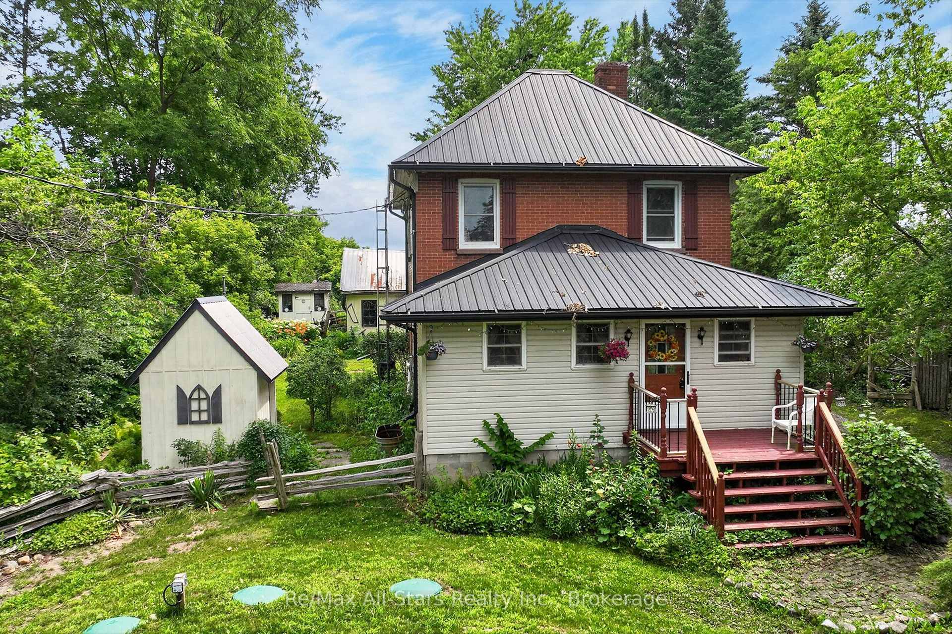 Front of 4786 Regional Road 57