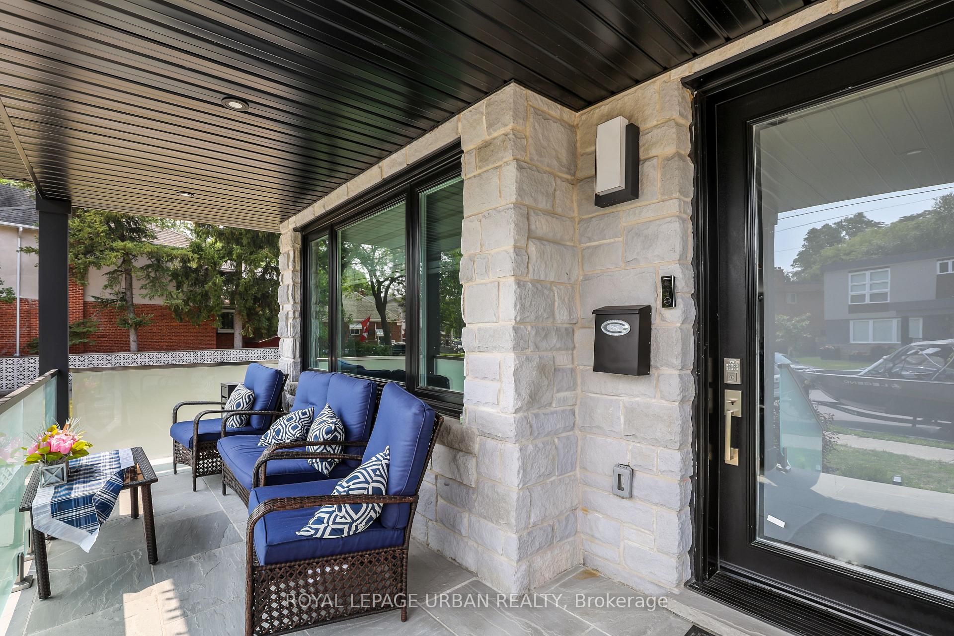 Photo 3 of 182 Parkview Hill Crescent, Toronto, O'Connor-Parkview — HOMEH