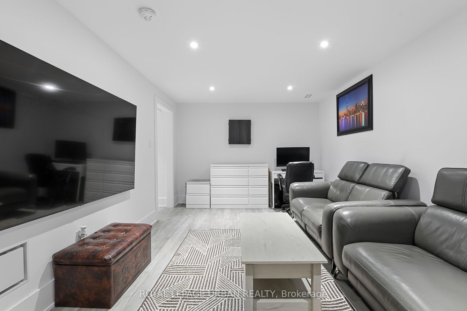 Photo 35 of 182 Parkview Hill Crescent, Toronto, O'Connor-Parkview — HOMEH