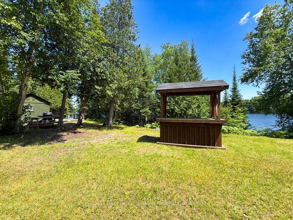 Photo 14 of 473 North Meadowcove Road, Whitestone, Dunchurch — HOMEH