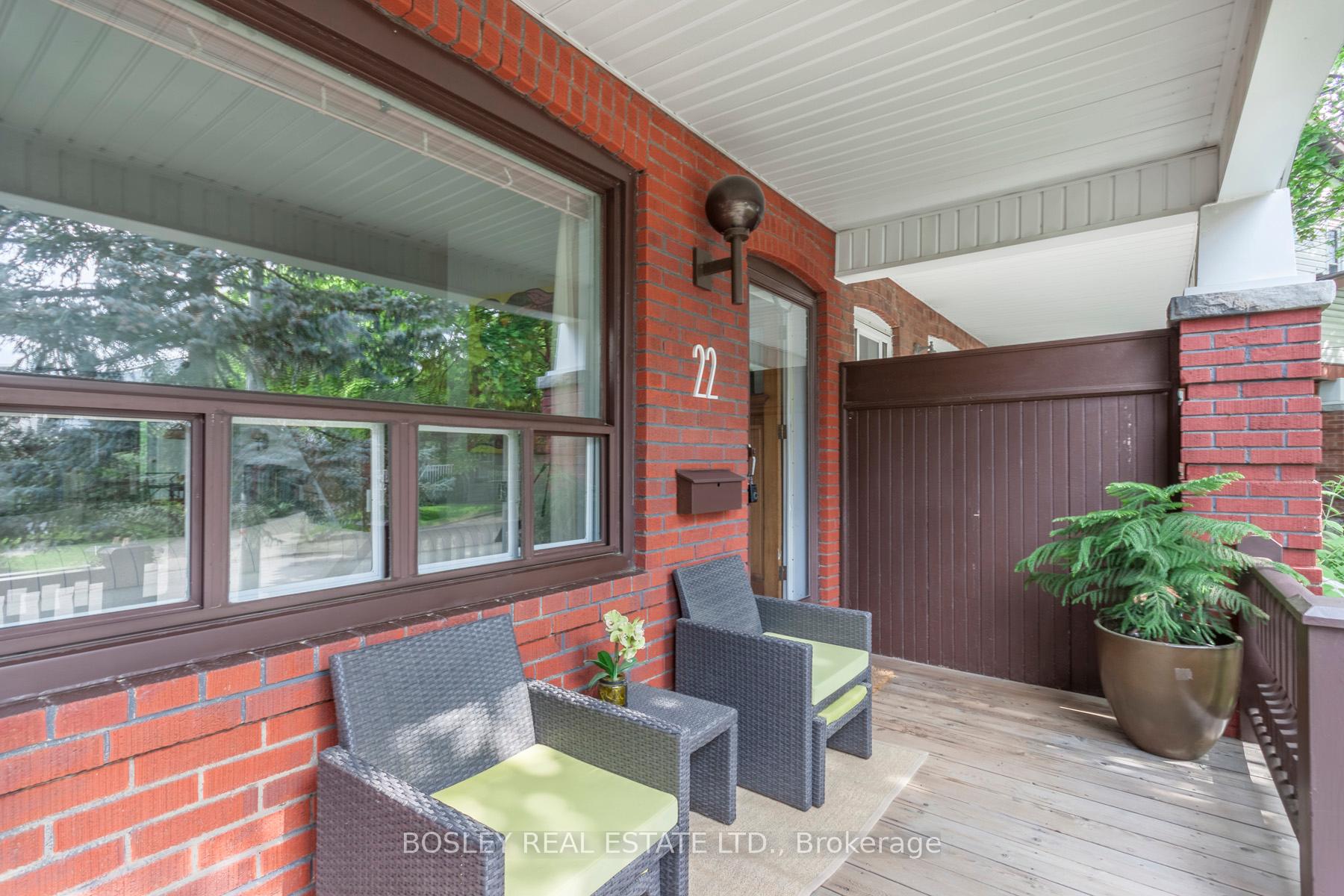 Photo 3 of 22 Martin Crescent, Toronto, Mount Pleasant East — HOMEH