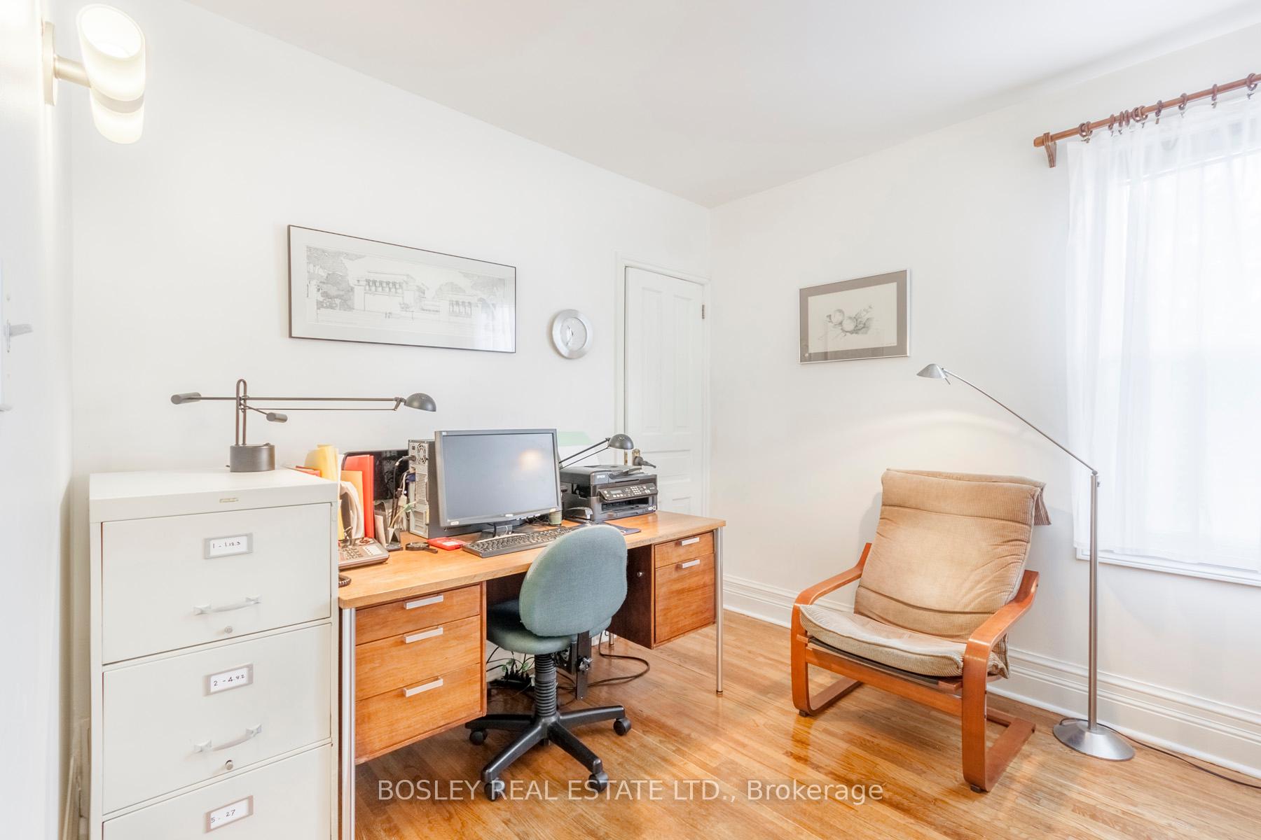 Photo 20 of 22 Martin Crescent, Toronto, Mount Pleasant East — HOMEH