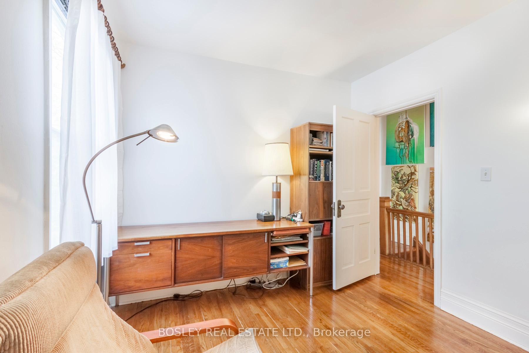 Photo 21 of 22 Martin Crescent, Toronto, Mount Pleasant East — HOMEH